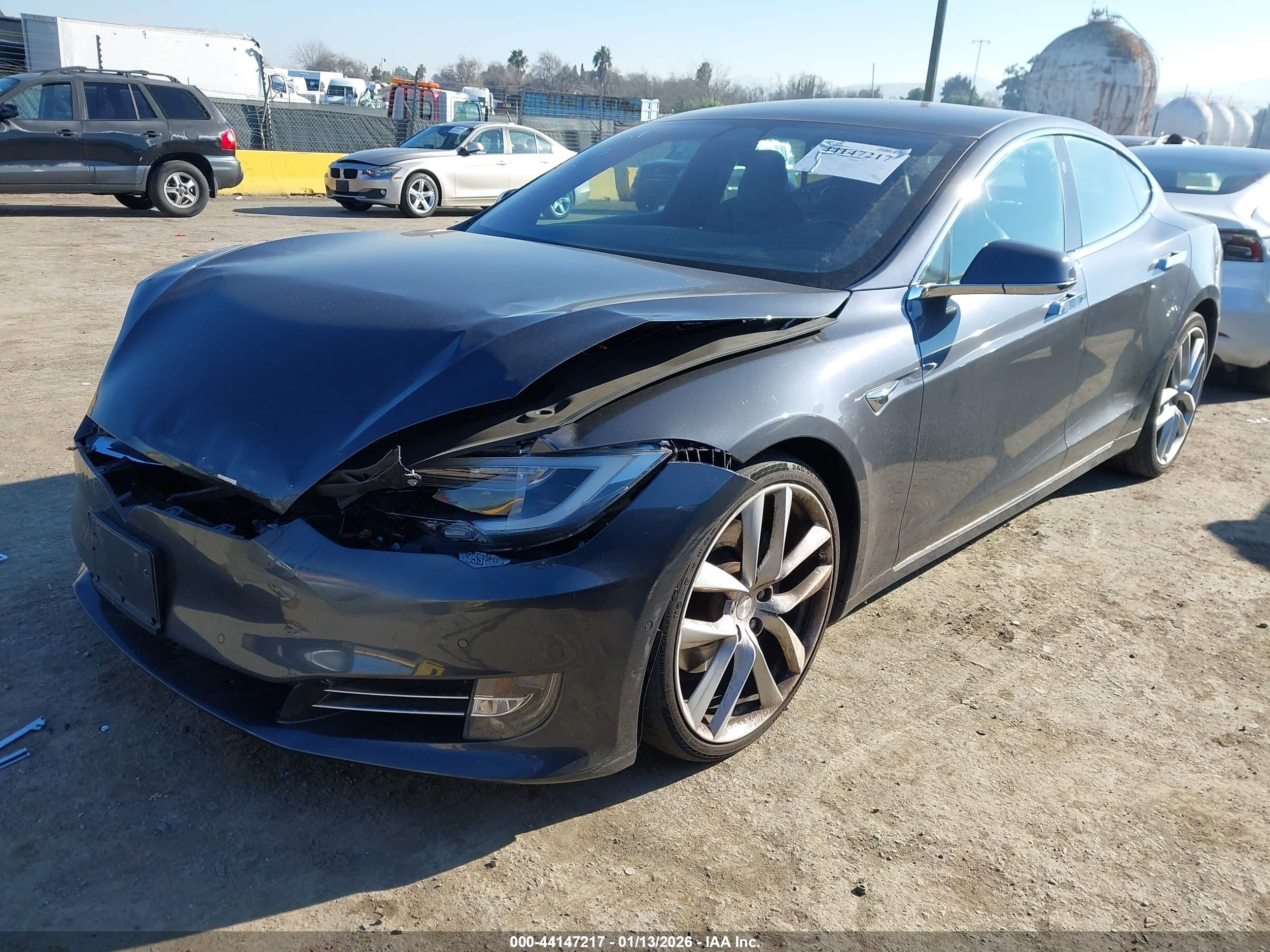 TESLA MODEL image 2