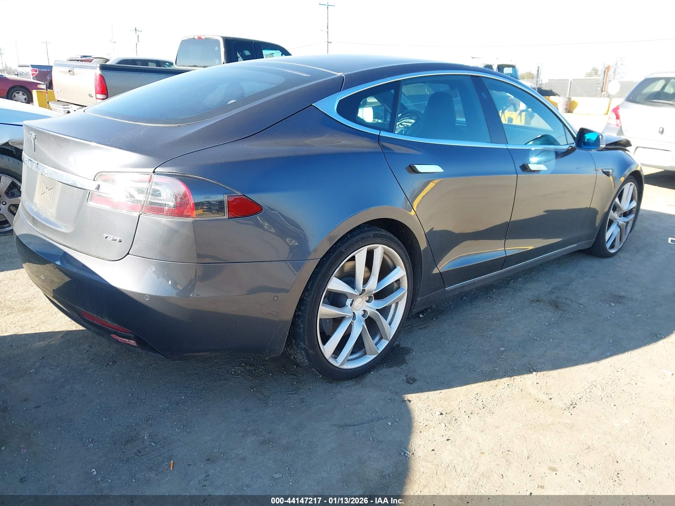 TESLA MODEL image 4