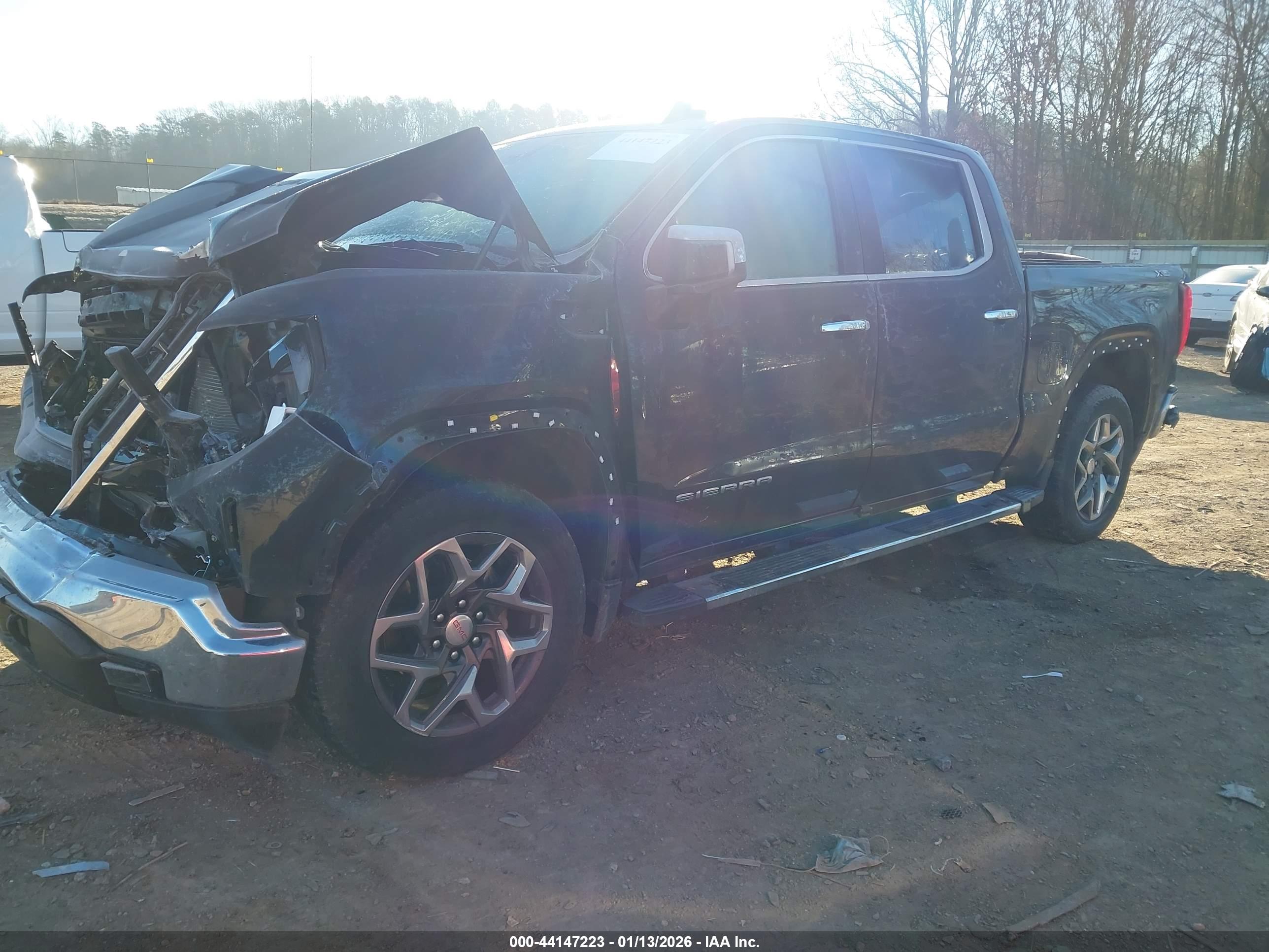 GMC SIERRA image 2