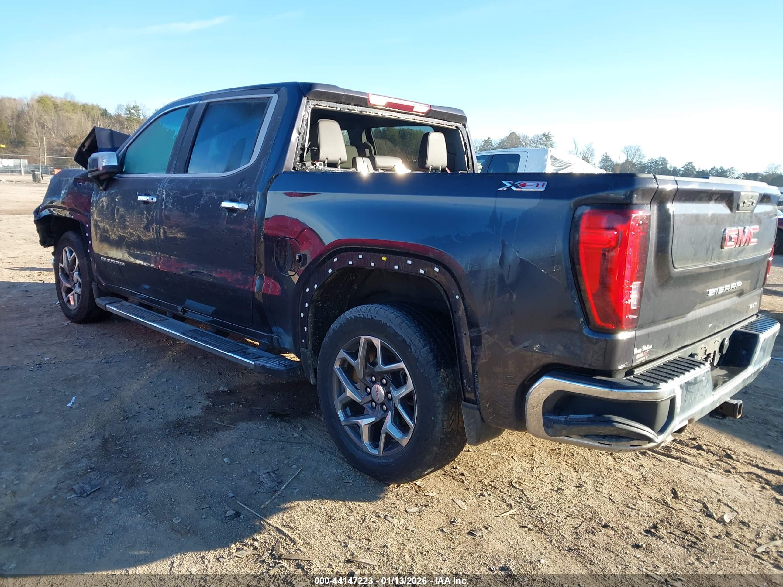 GMC SIERRA image 3