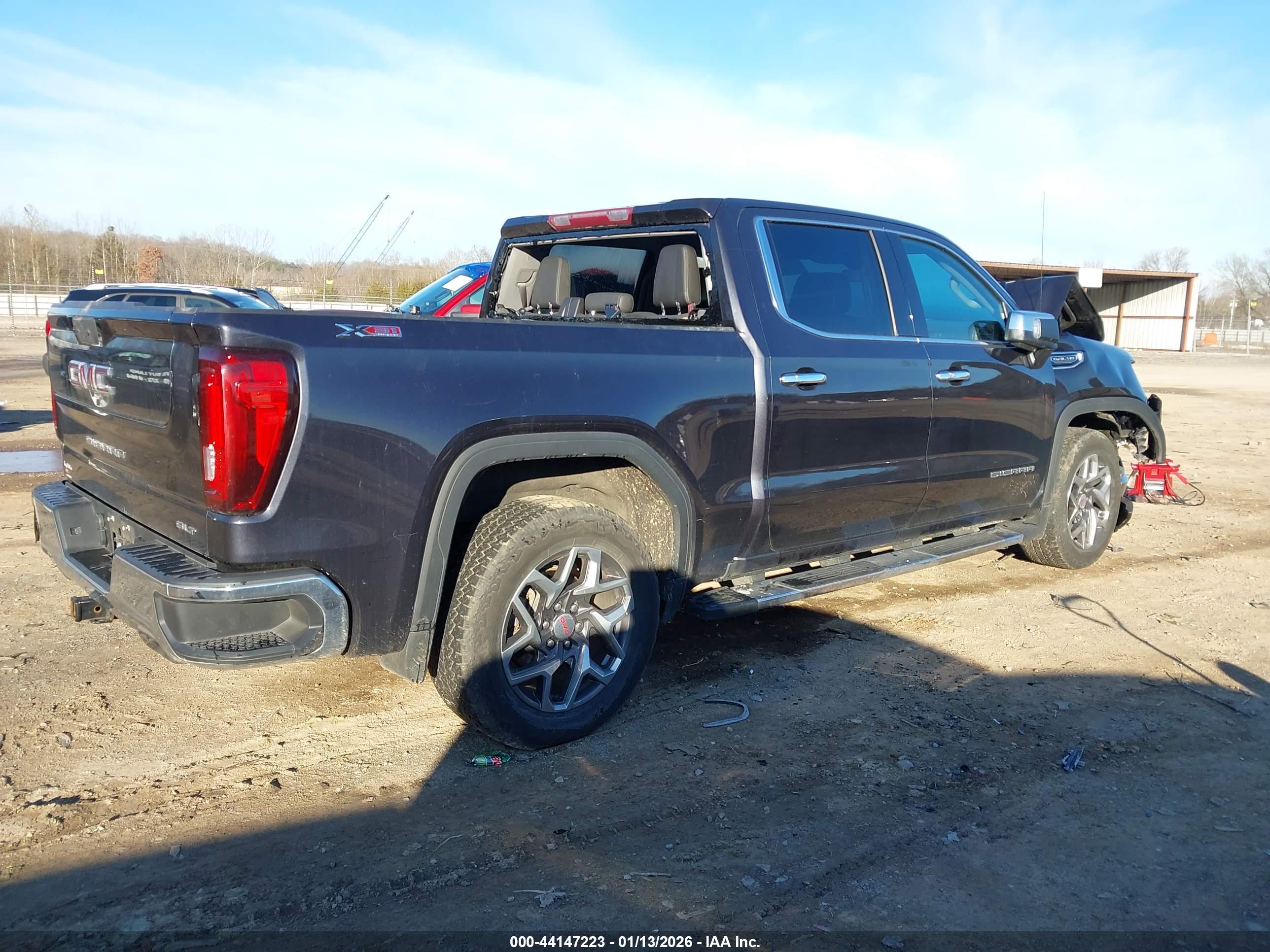 GMC SIERRA image 4