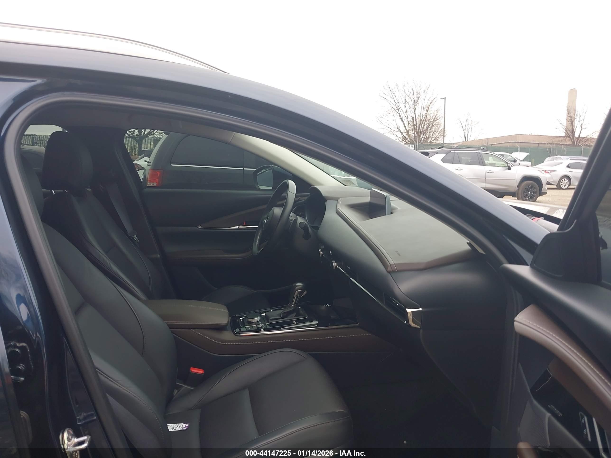 MAZDA CX-30 image 5