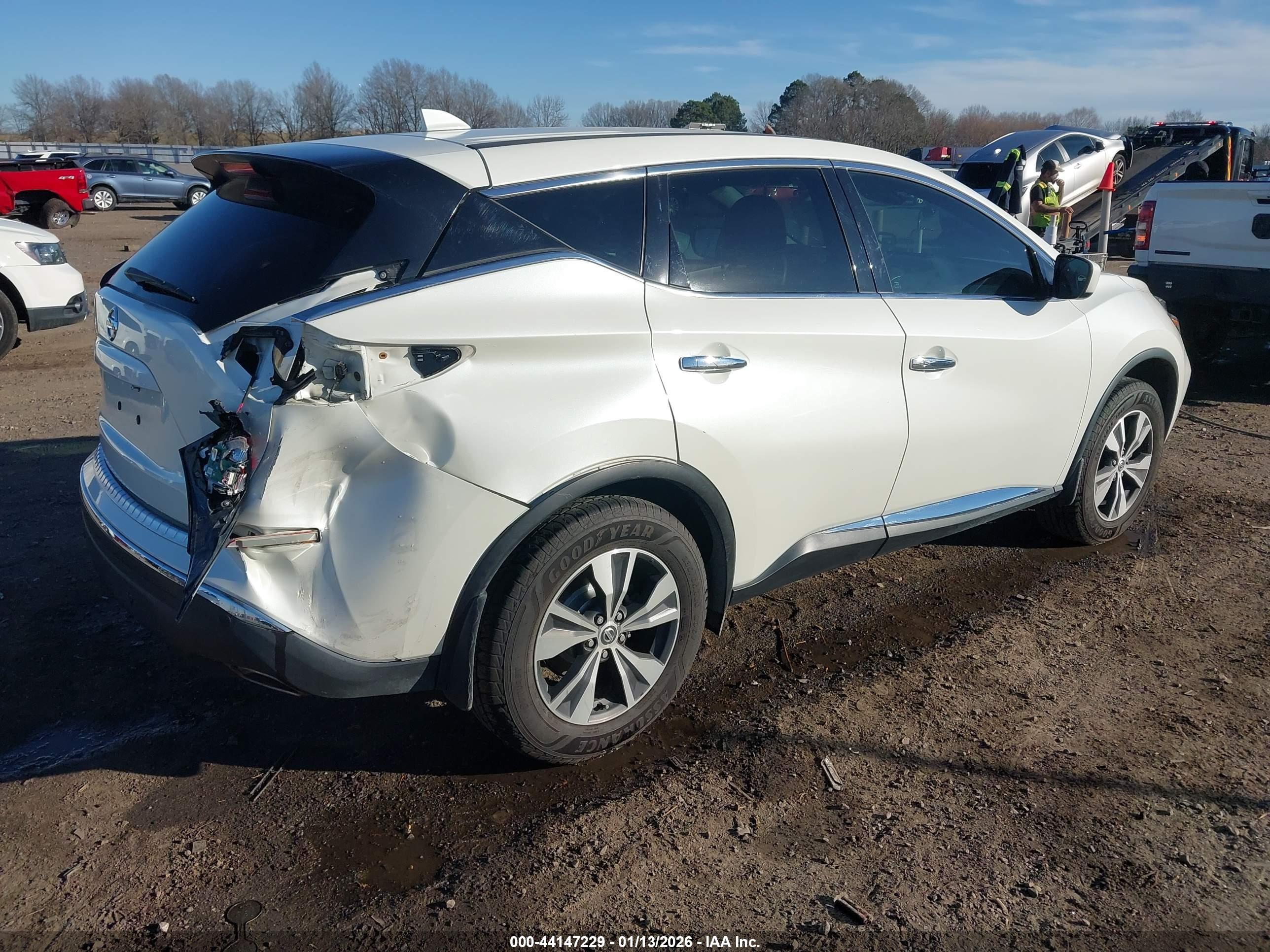 NISSAN MURANO image 4
