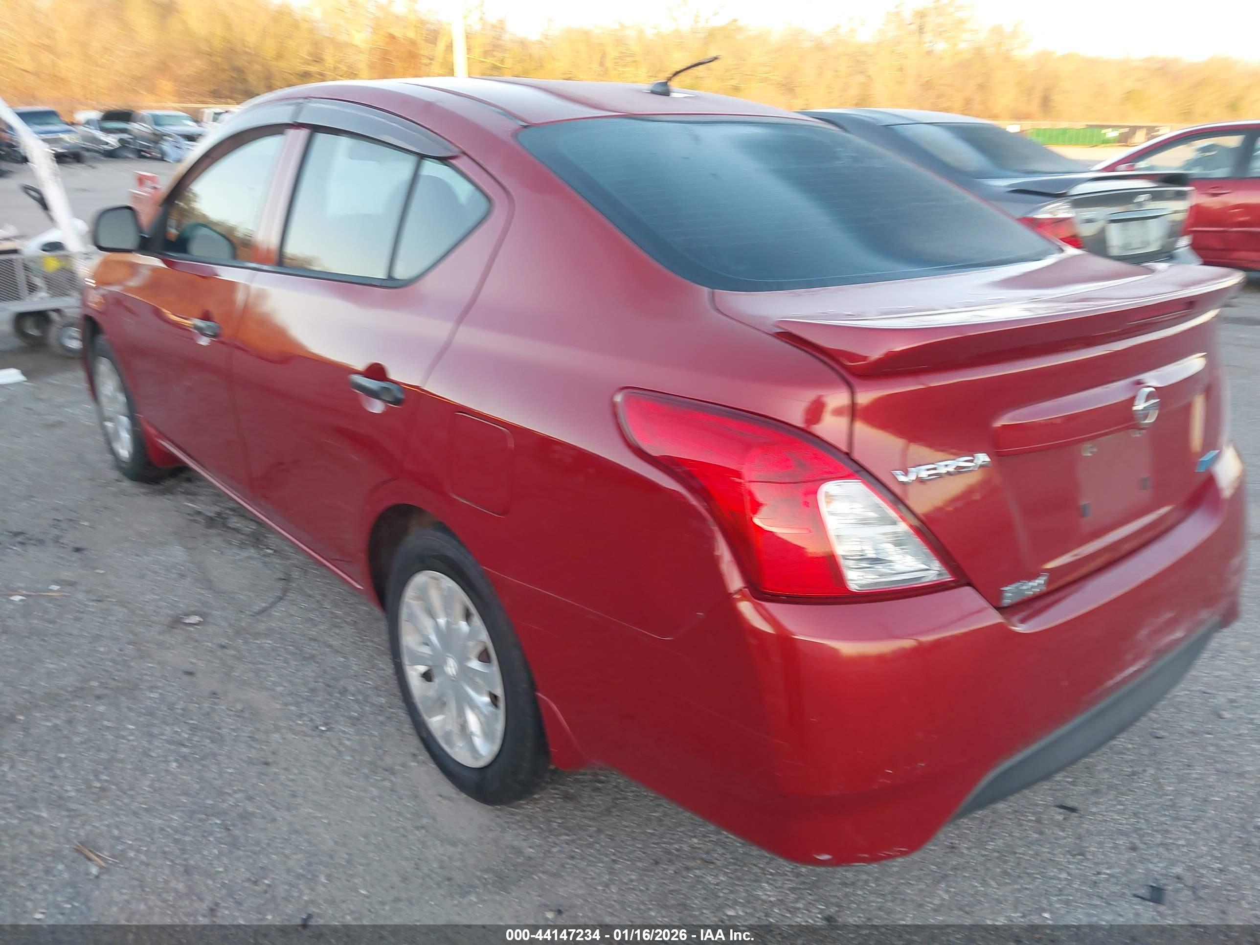 NISSAN VERSA image 3