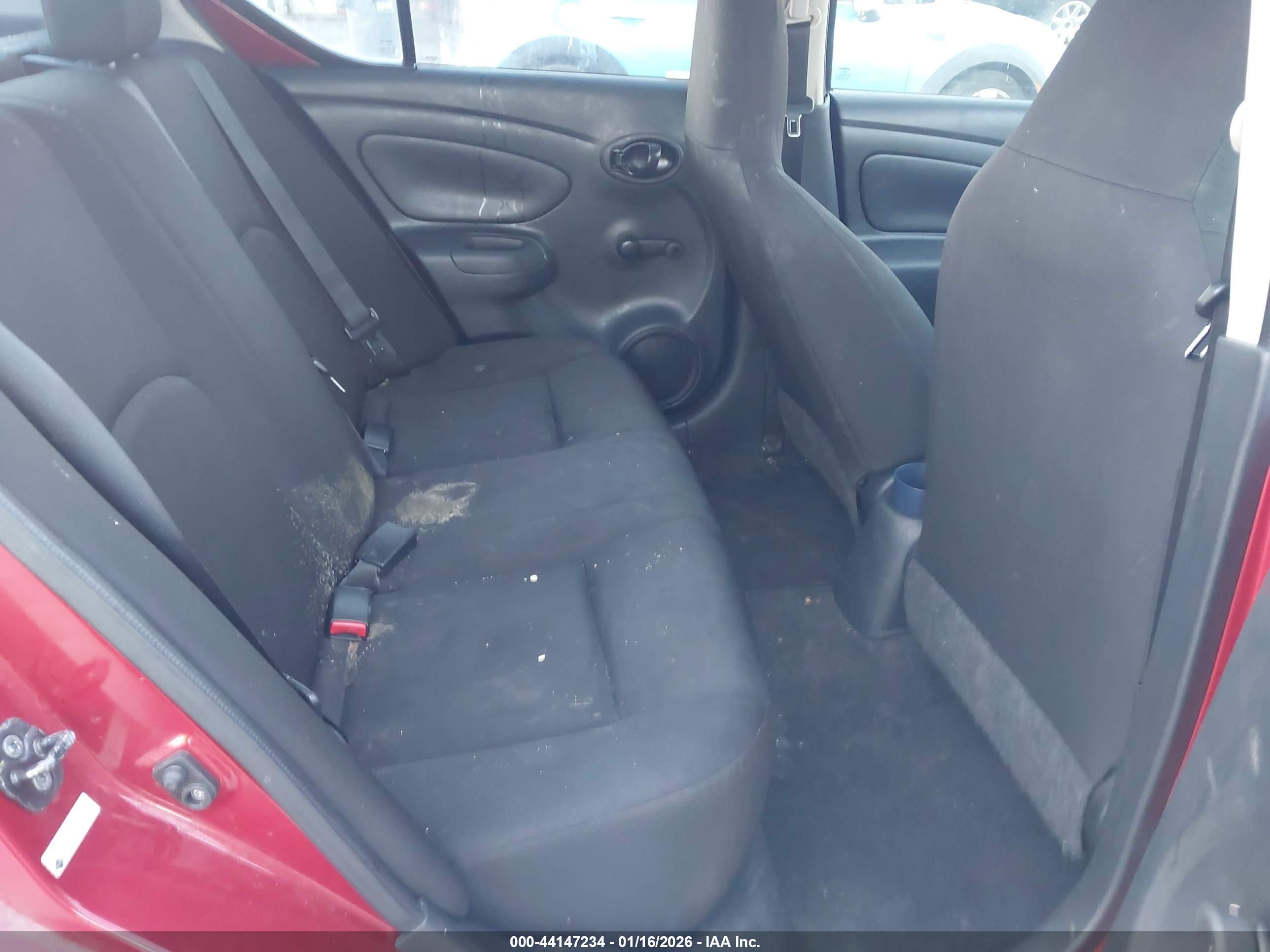 NISSAN VERSA image 8