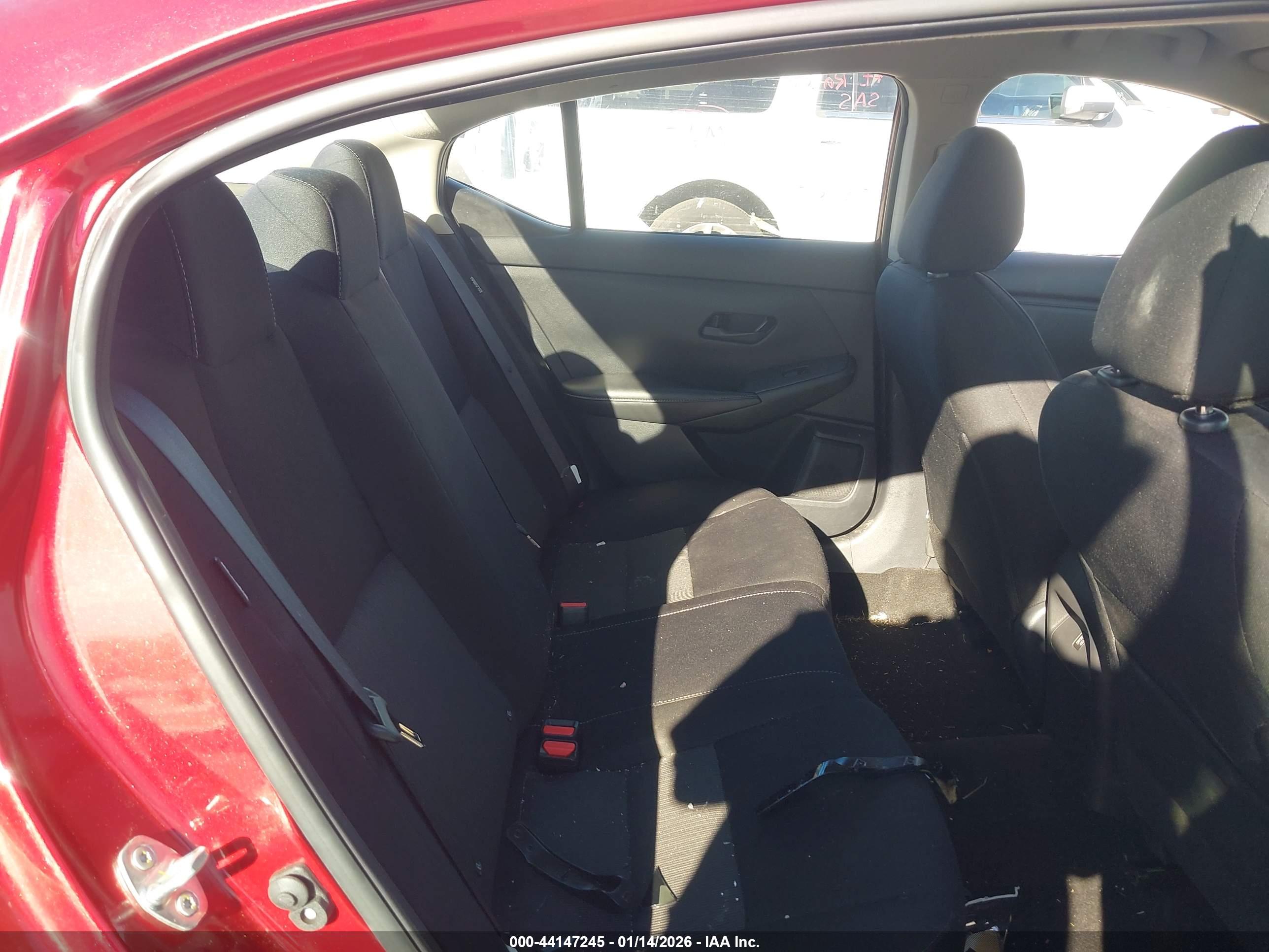 NISSAN SENTRA image 8