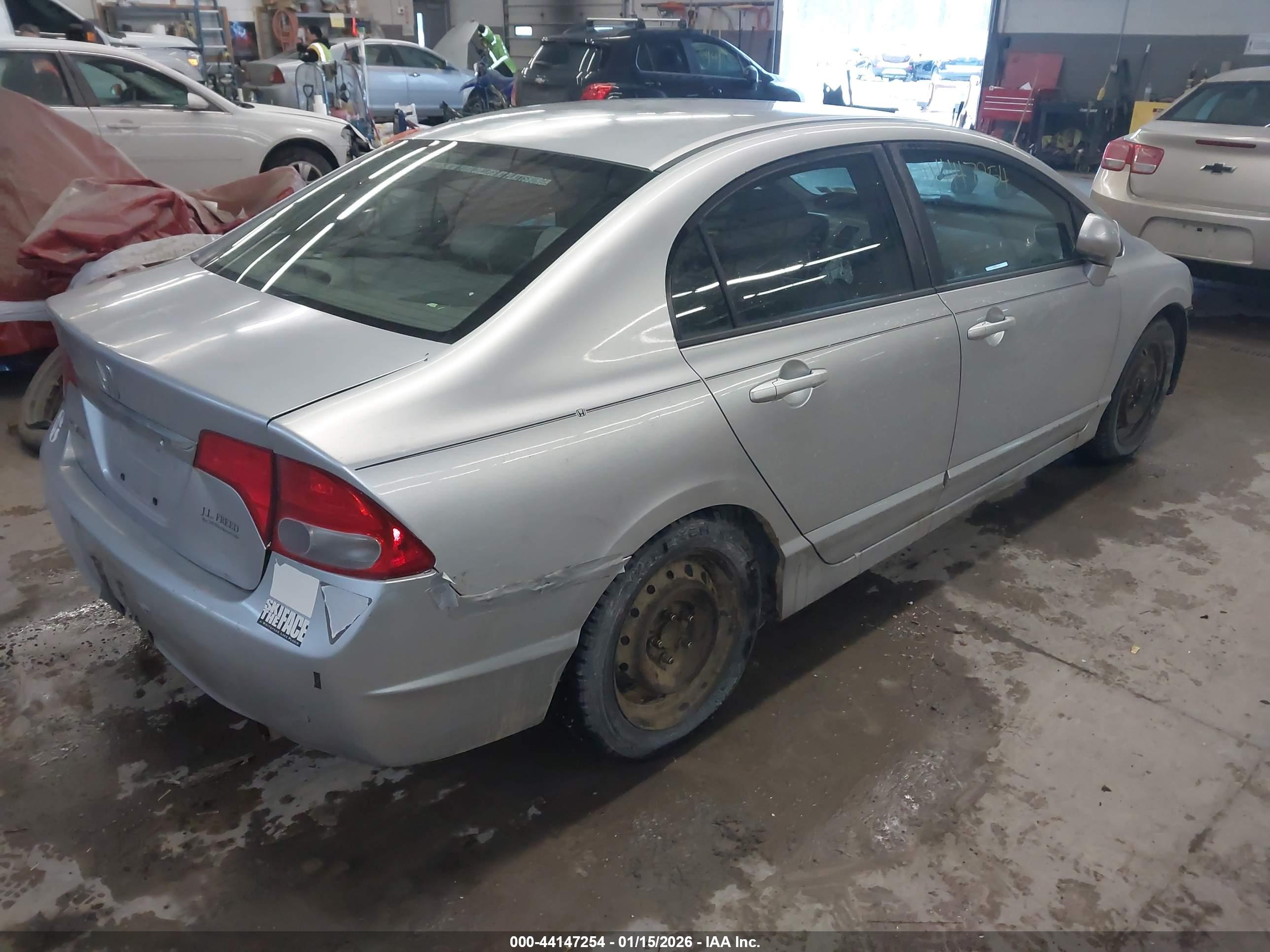 HONDA CIVIC image 4