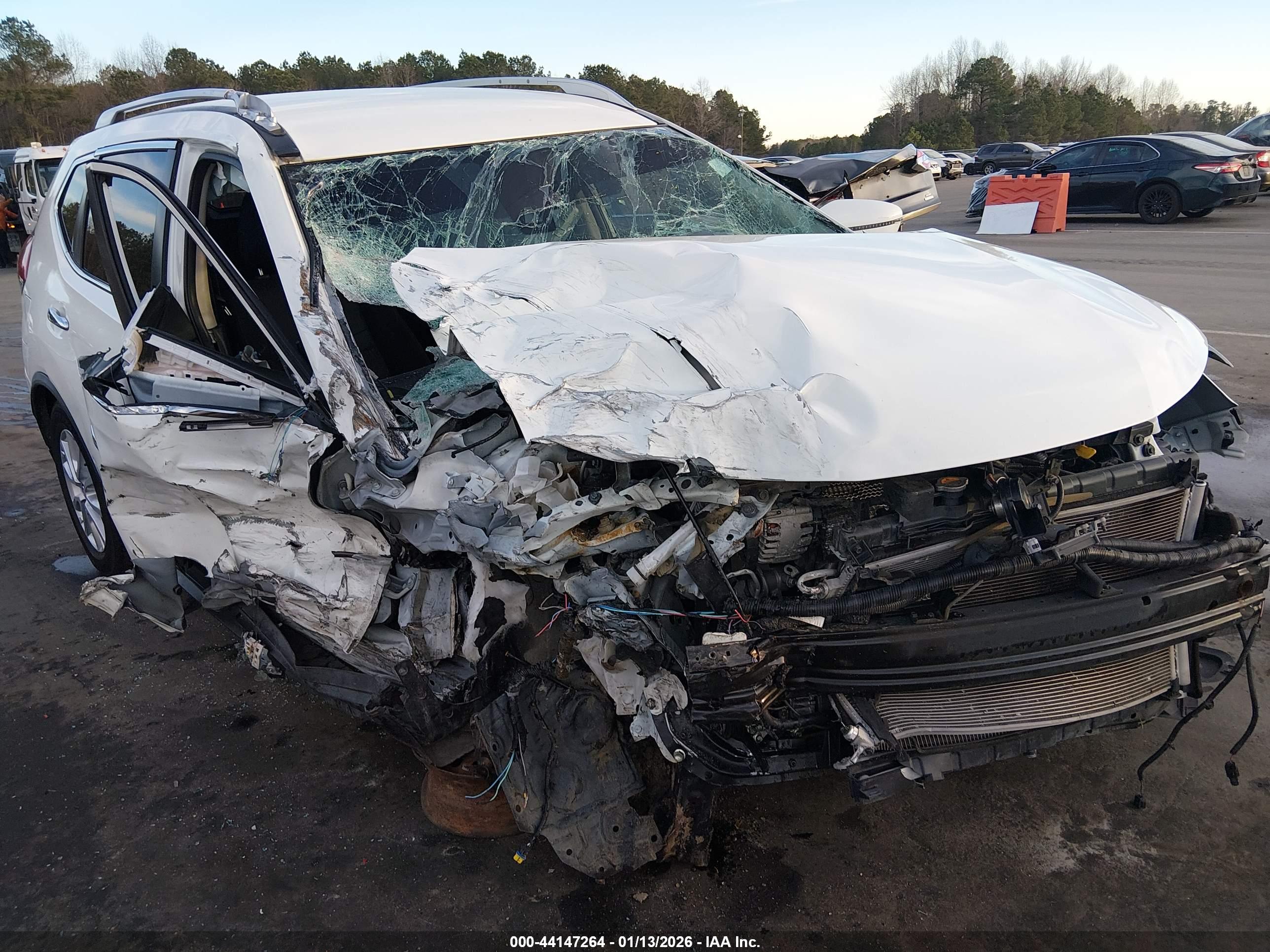 NISSAN ROGUE image 6