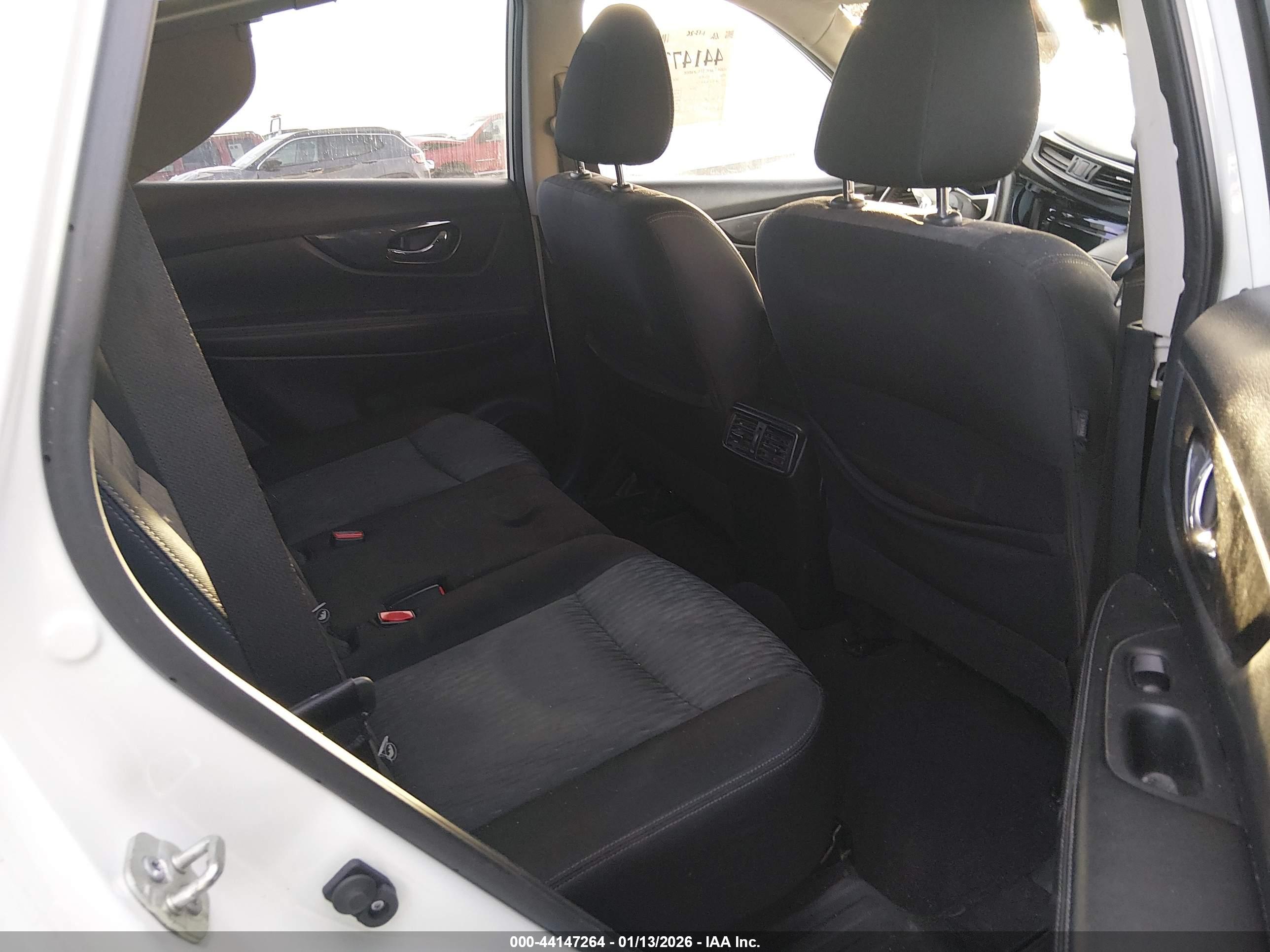 NISSAN ROGUE image 8