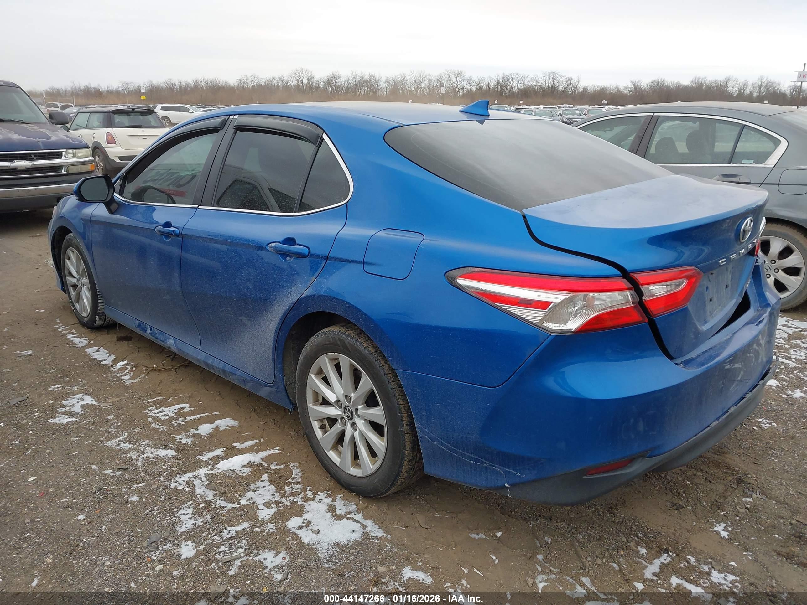 TOYOTA CAMRY image 3