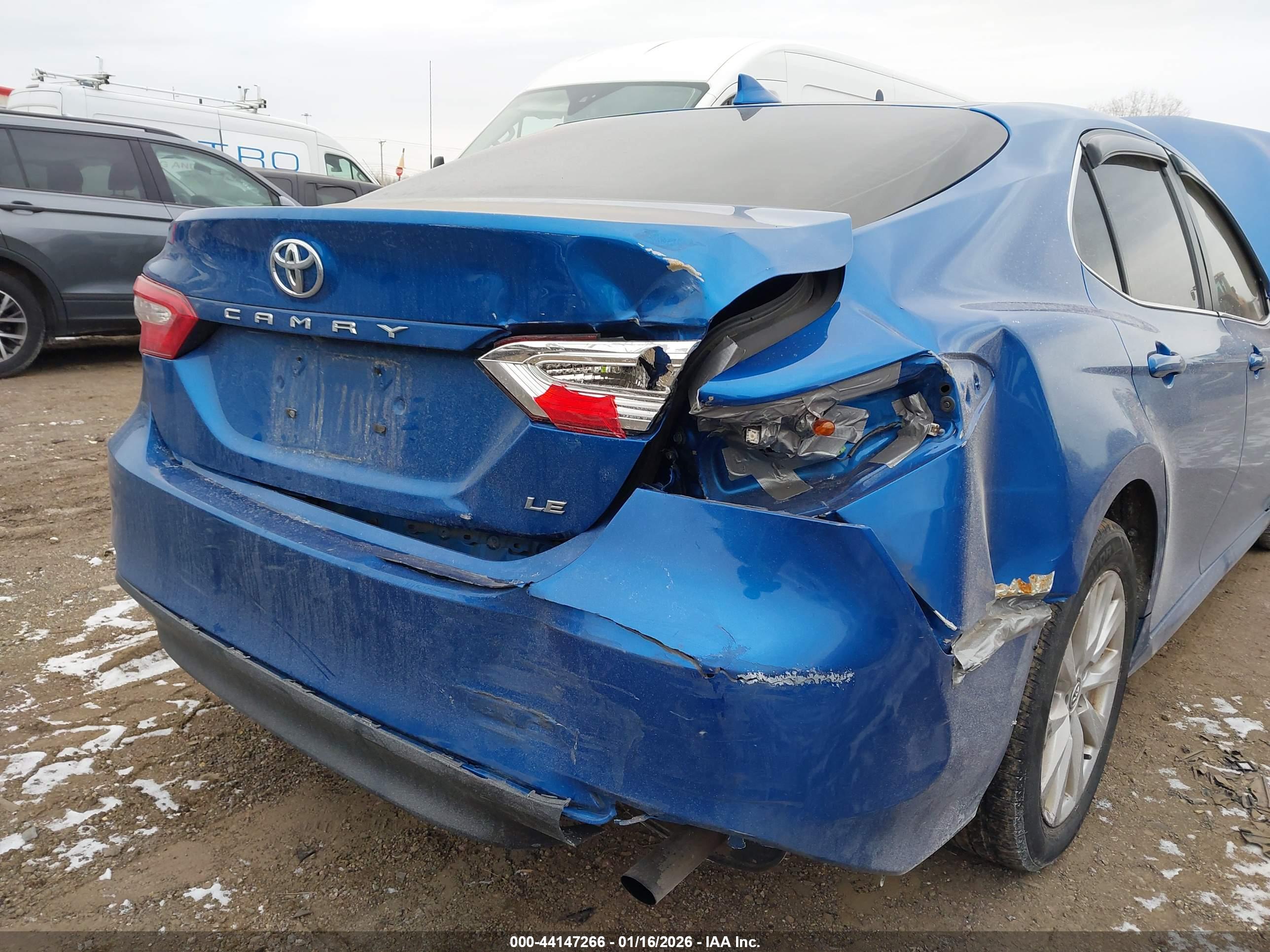 TOYOTA CAMRY image 6