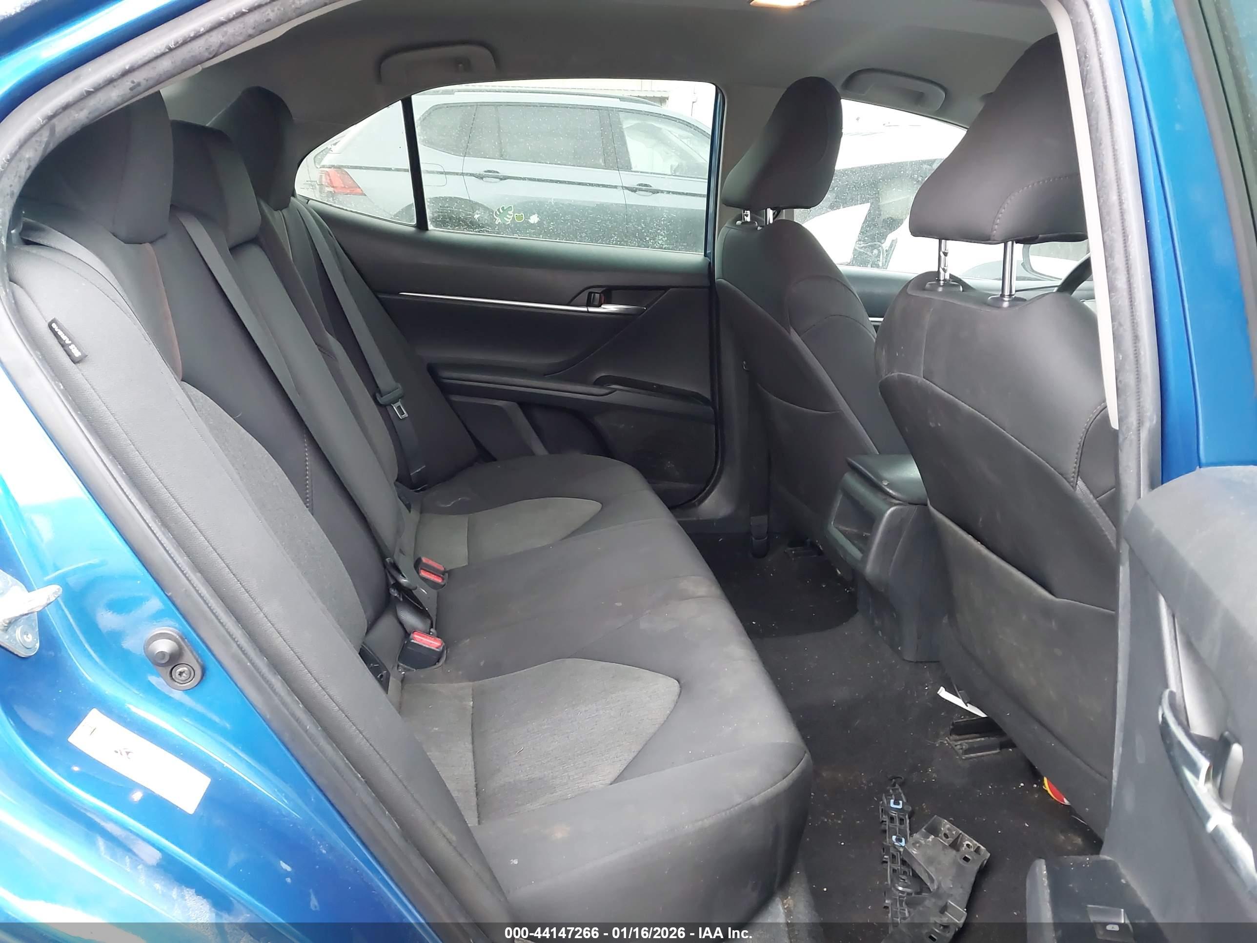 TOYOTA CAMRY image 8