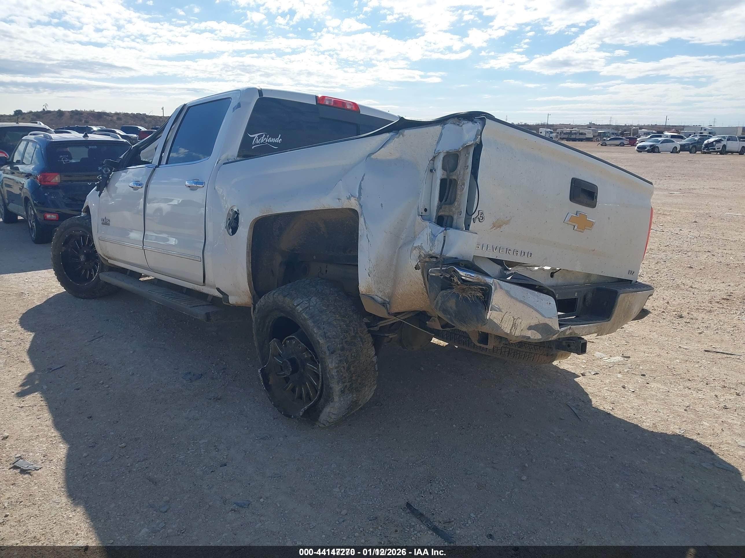 CHEVROLET SILVERADO image 3