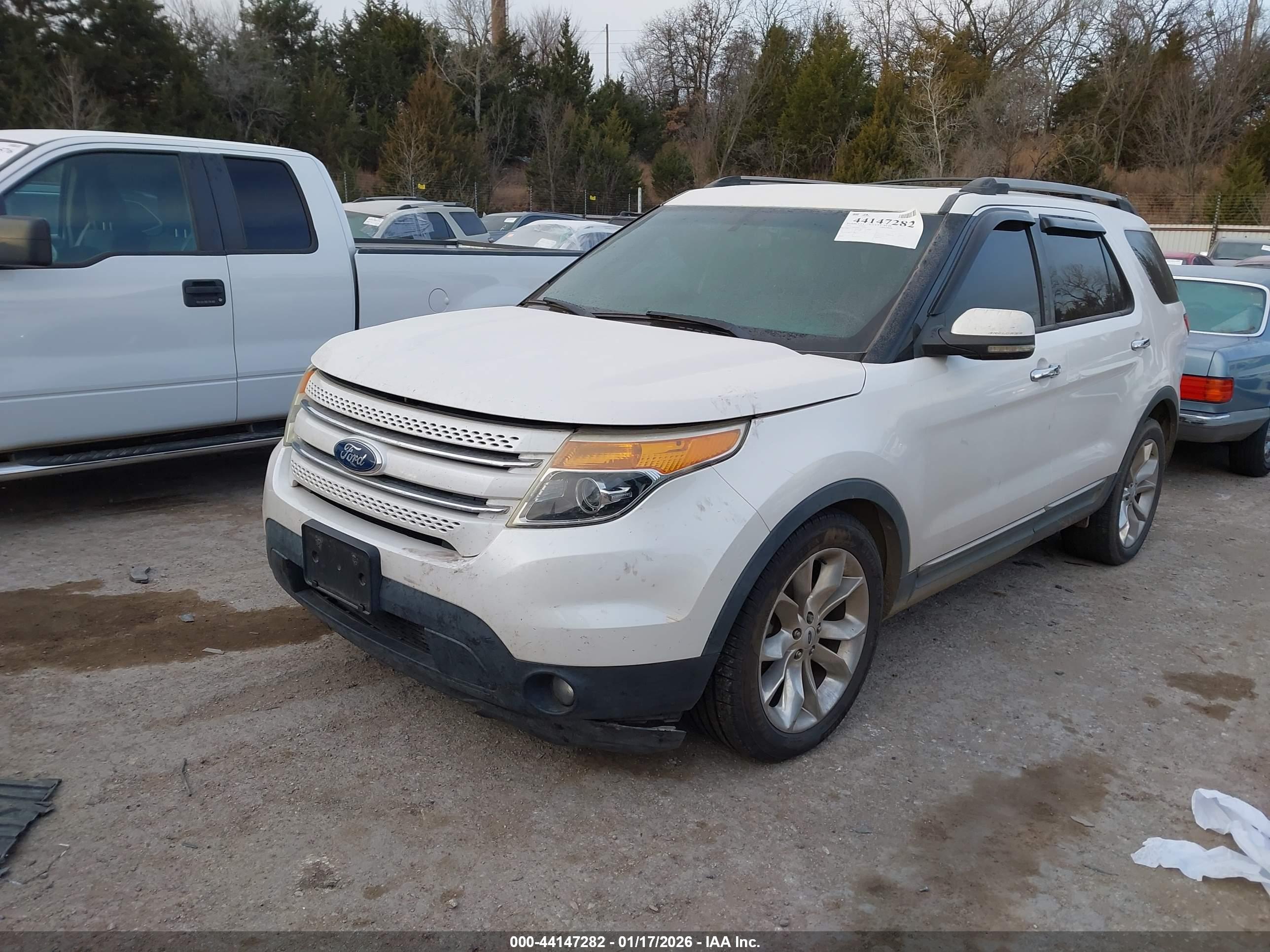 FORD EXPLORER image 2