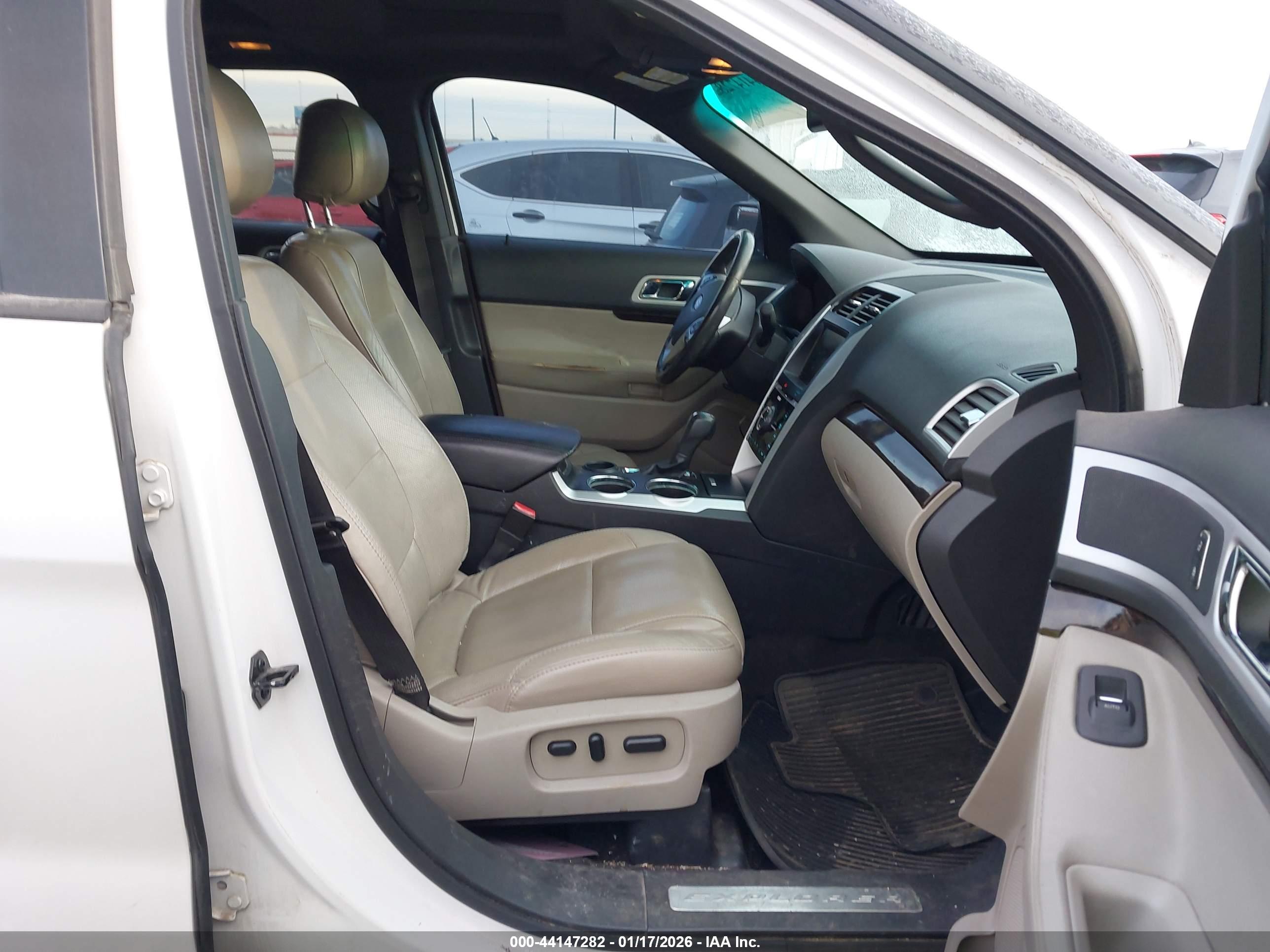 FORD EXPLORER image 5