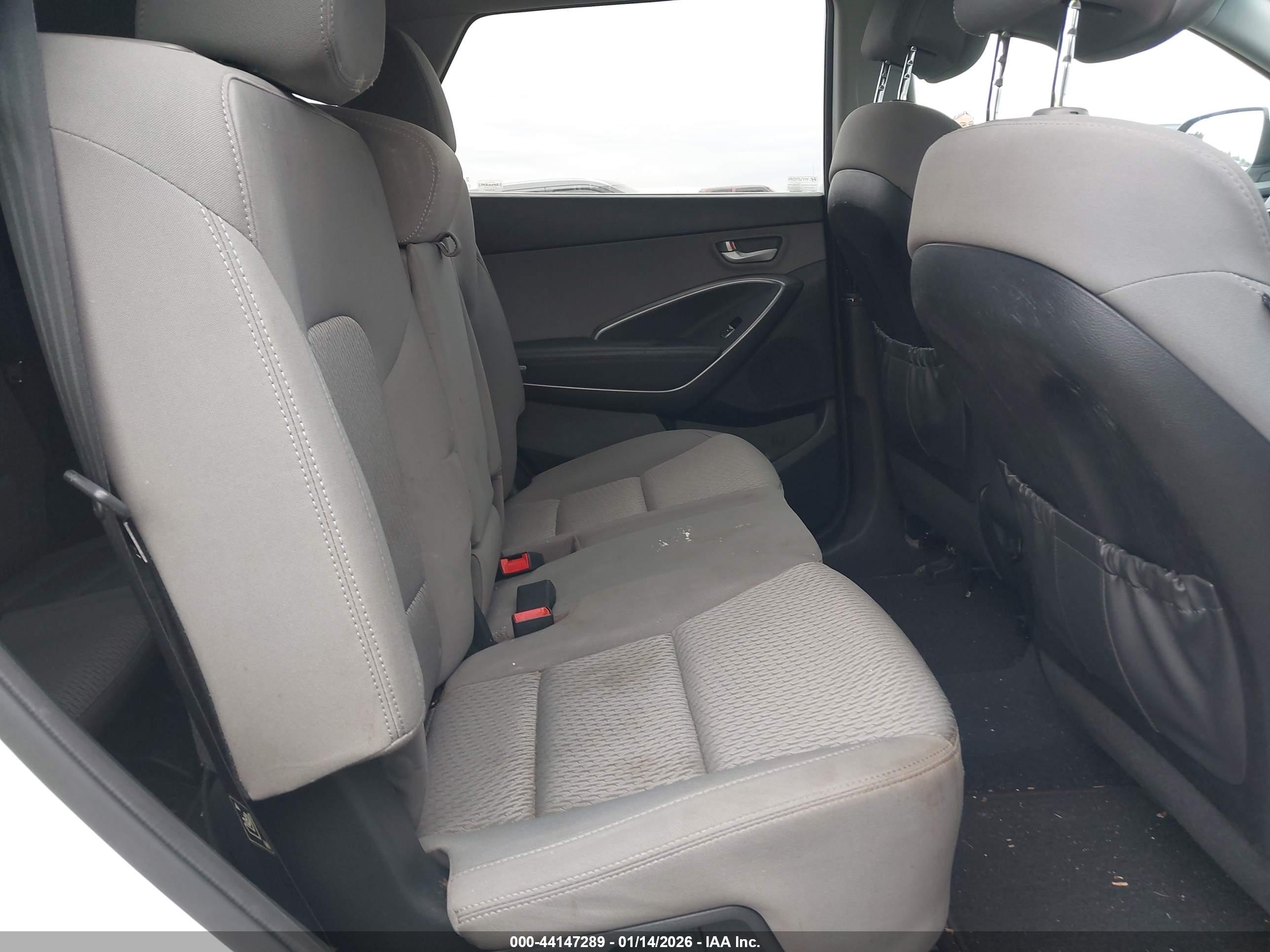 HYUNDAI SANTA image 8