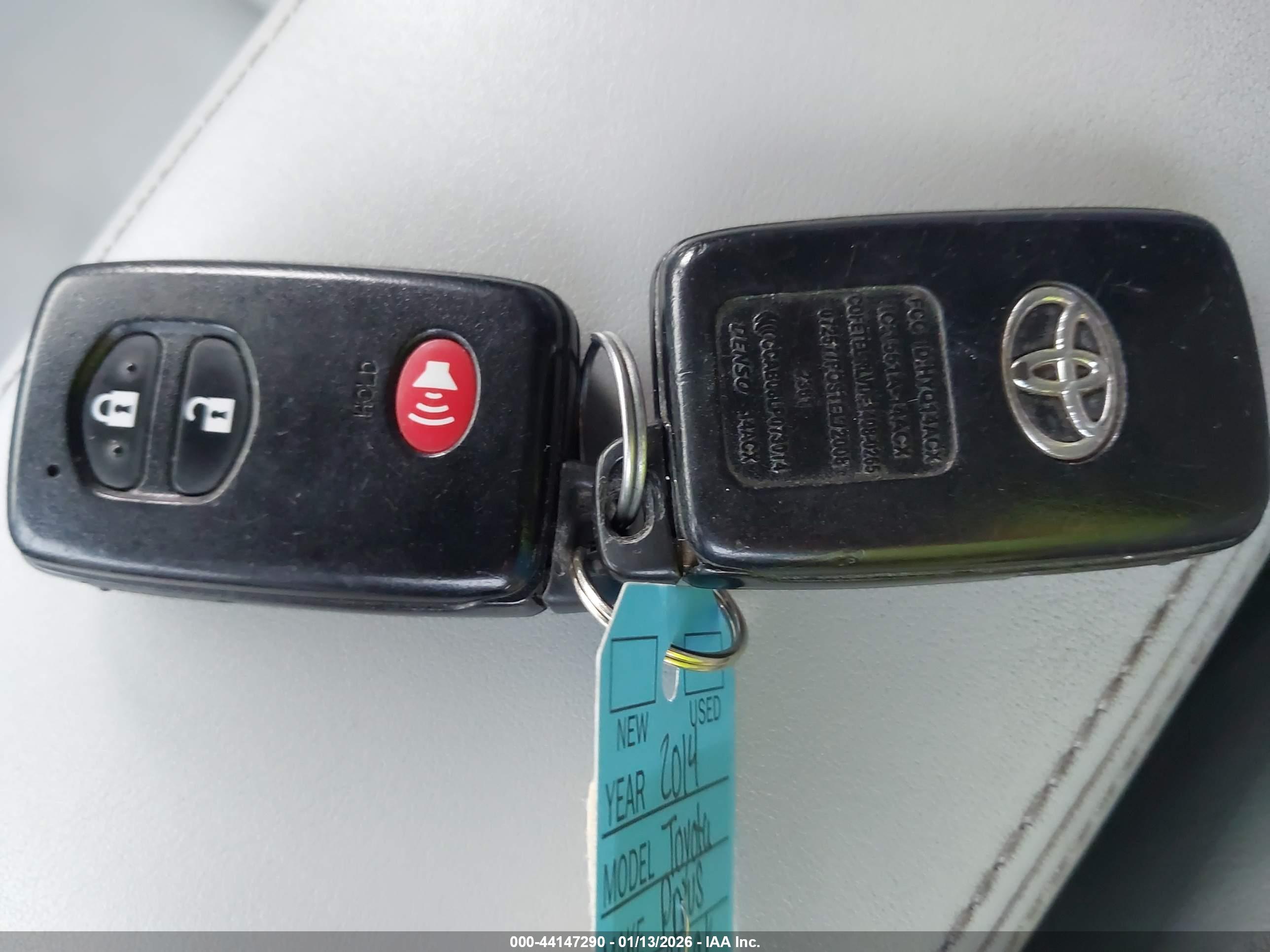 TOYOTA PRIUS image 11