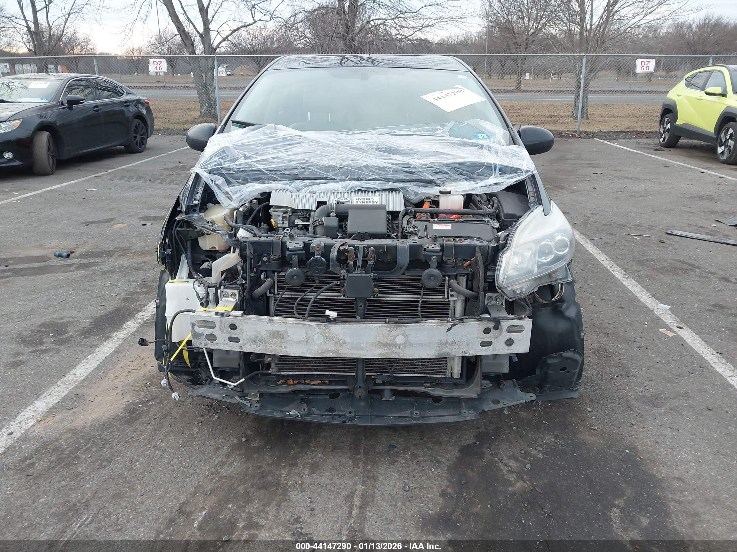 TOYOTA PRIUS image 6