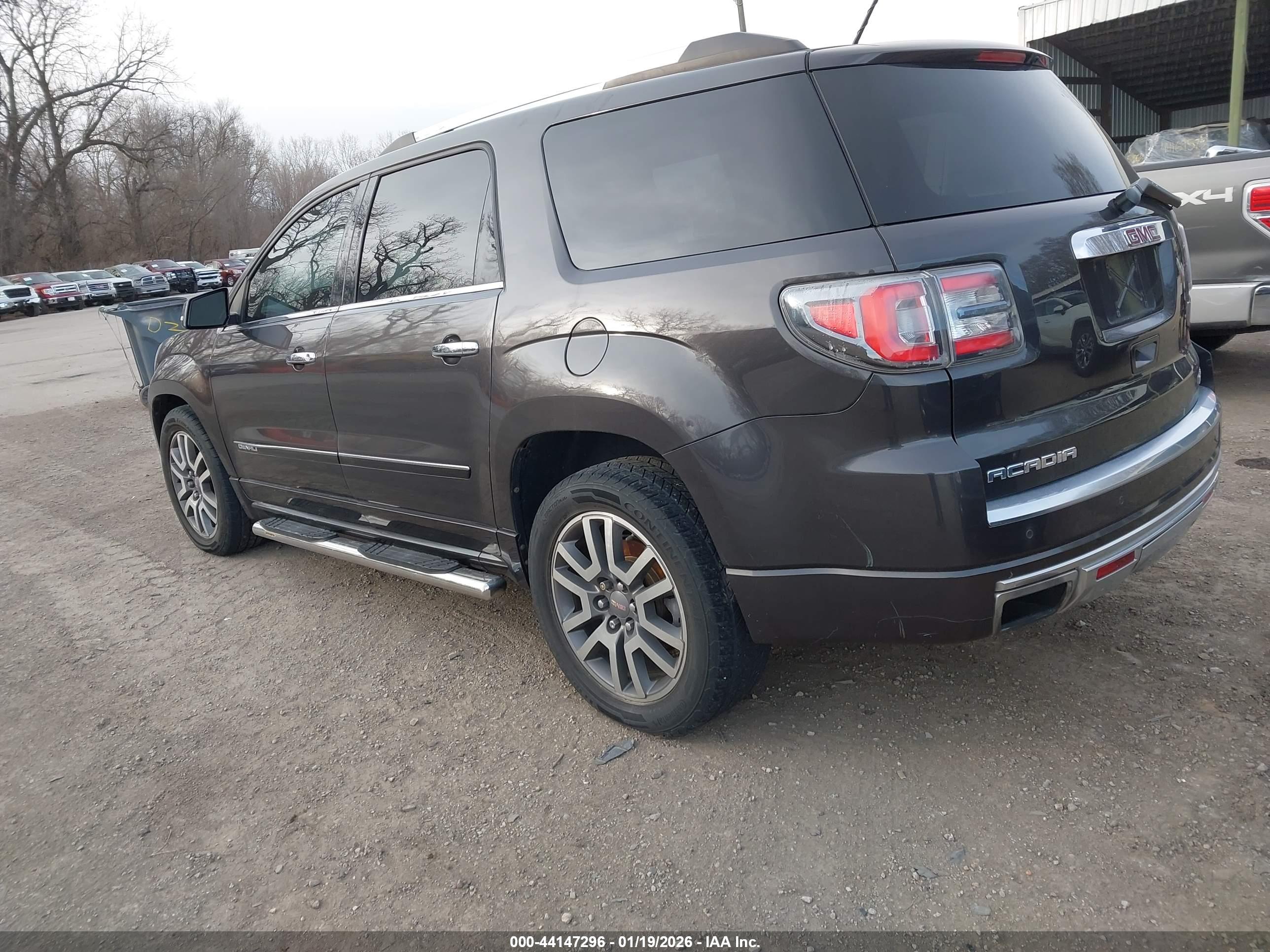 GMC ACADIA image 3