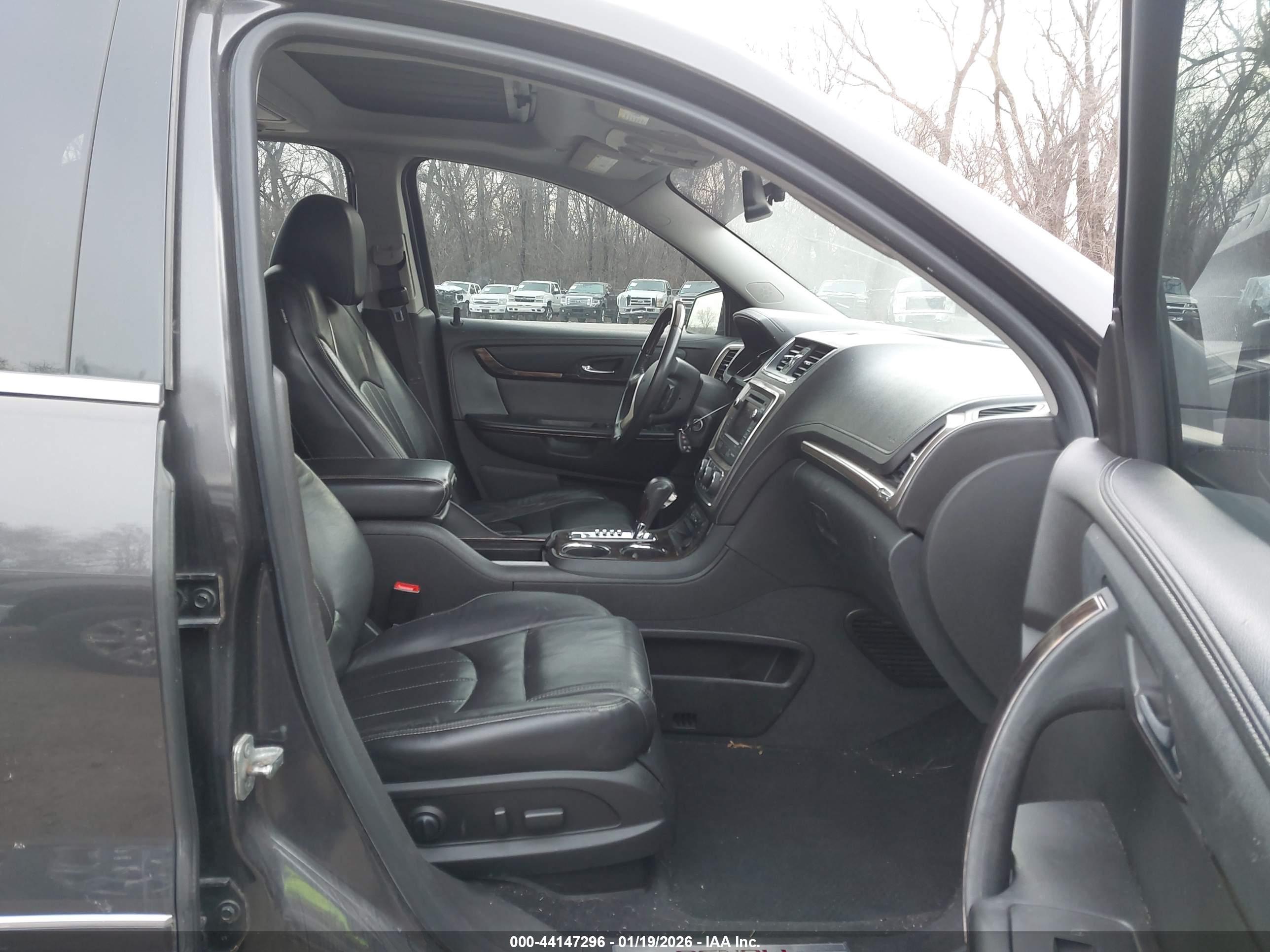GMC ACADIA image 5