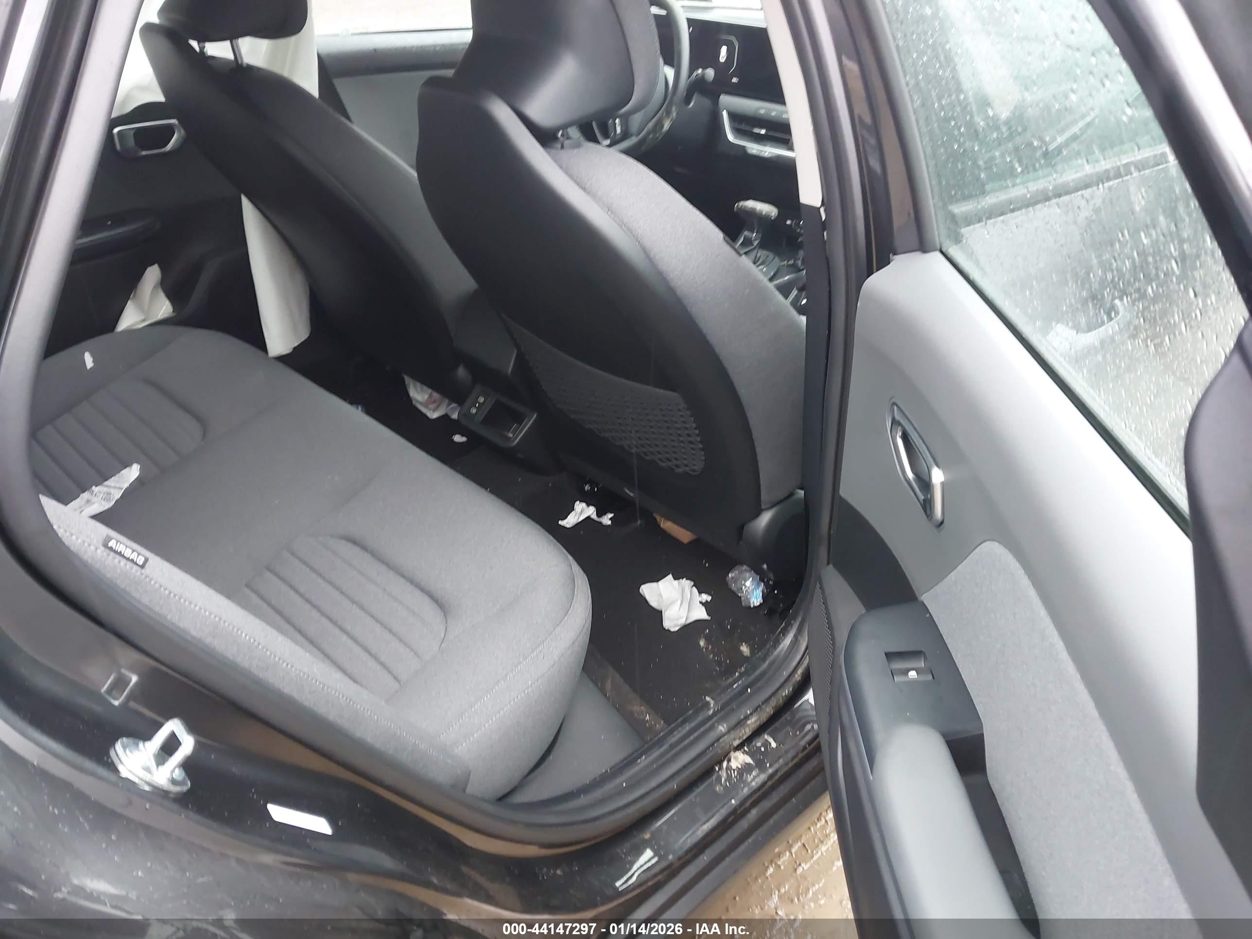 KIA K4 image 8