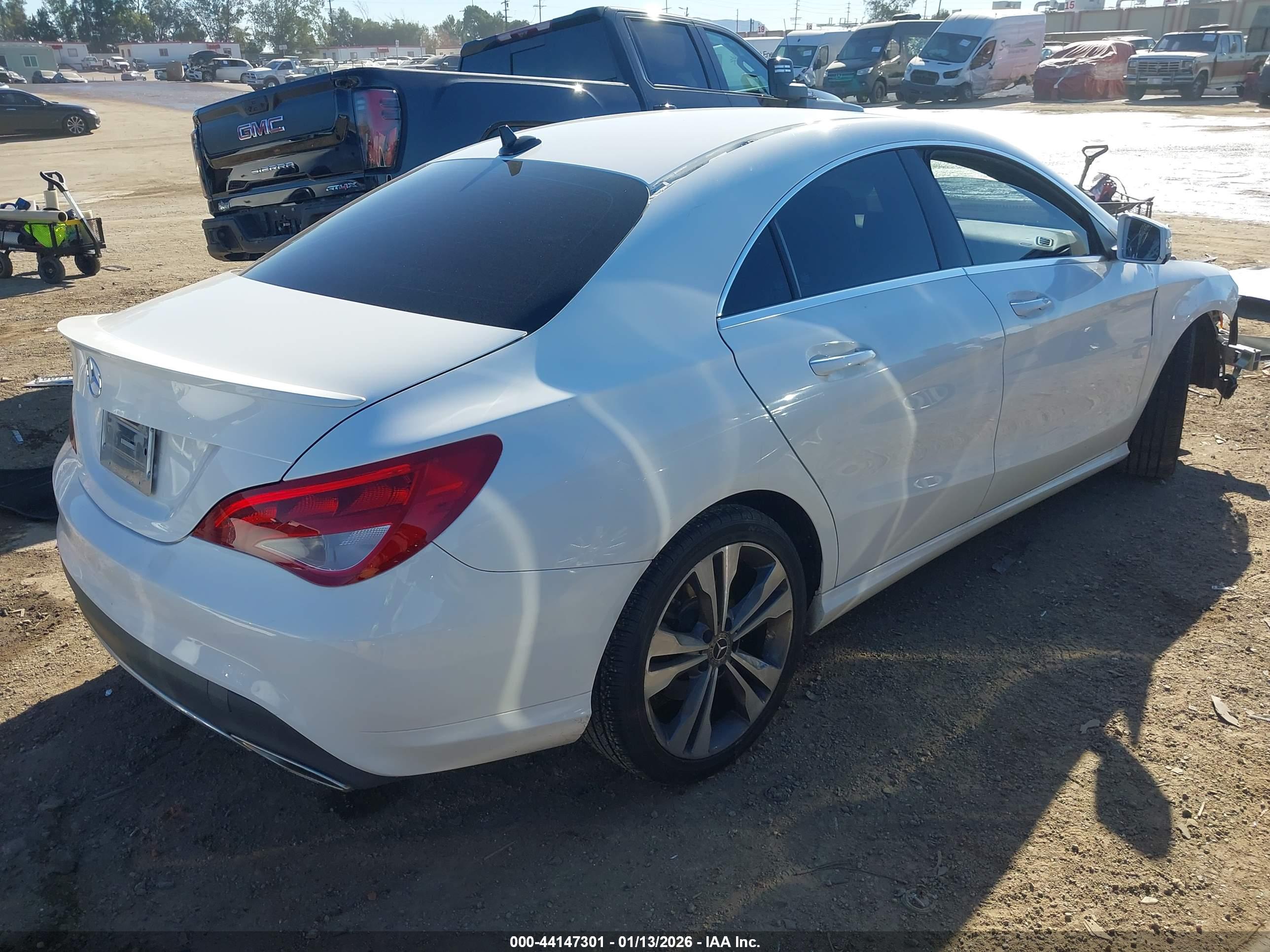 MERCEDES-BENZ CLA image 4