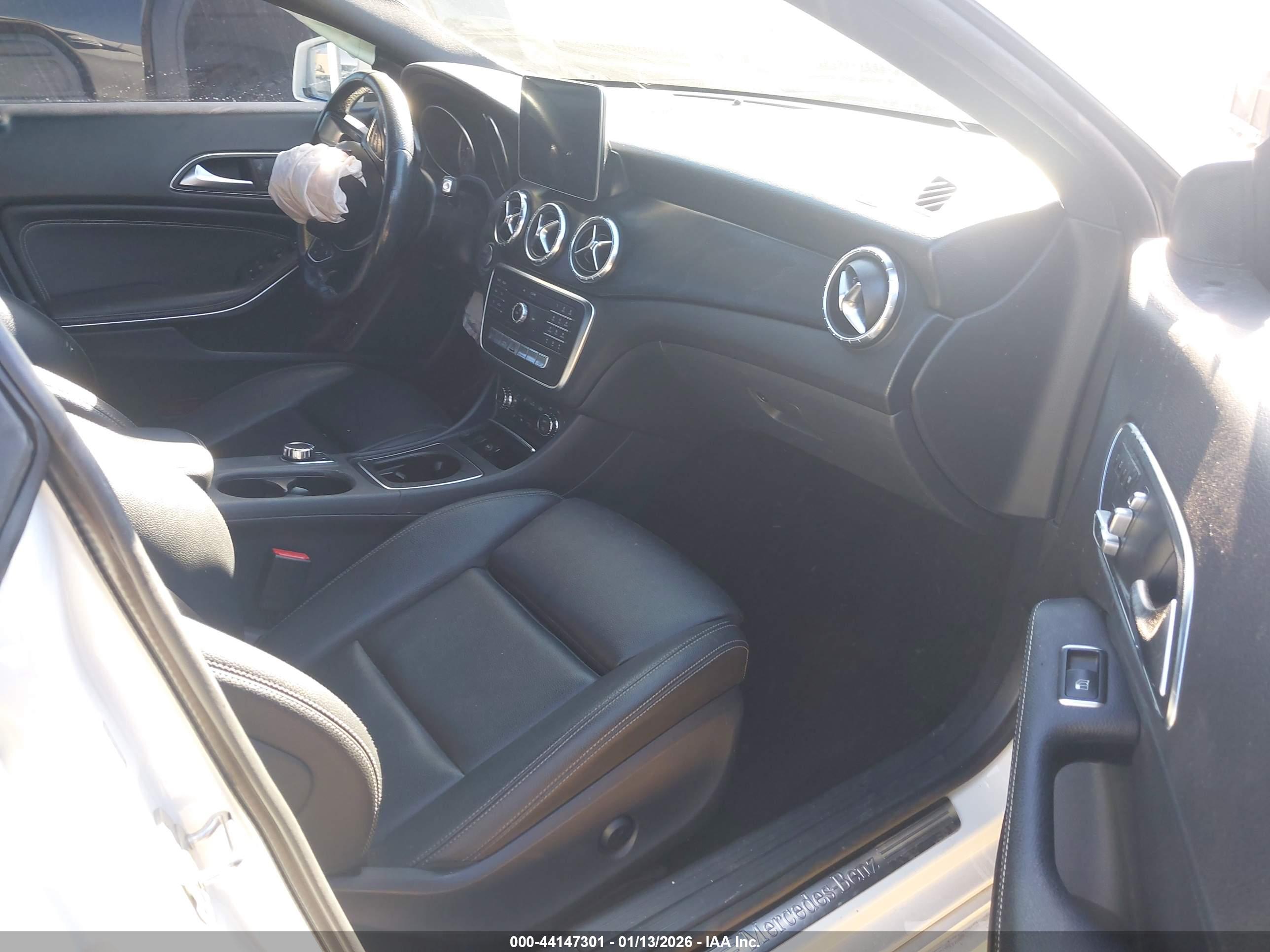 MERCEDES-BENZ CLA image 5