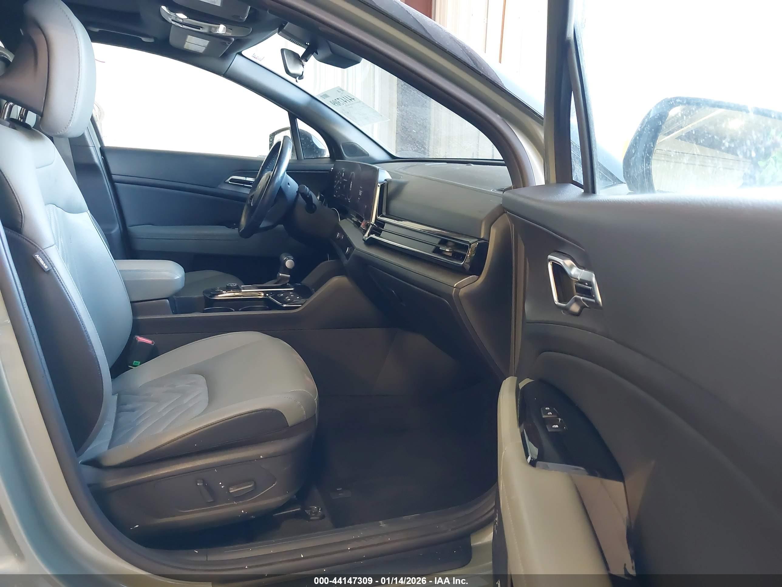 KIA SPORTAGE image 5