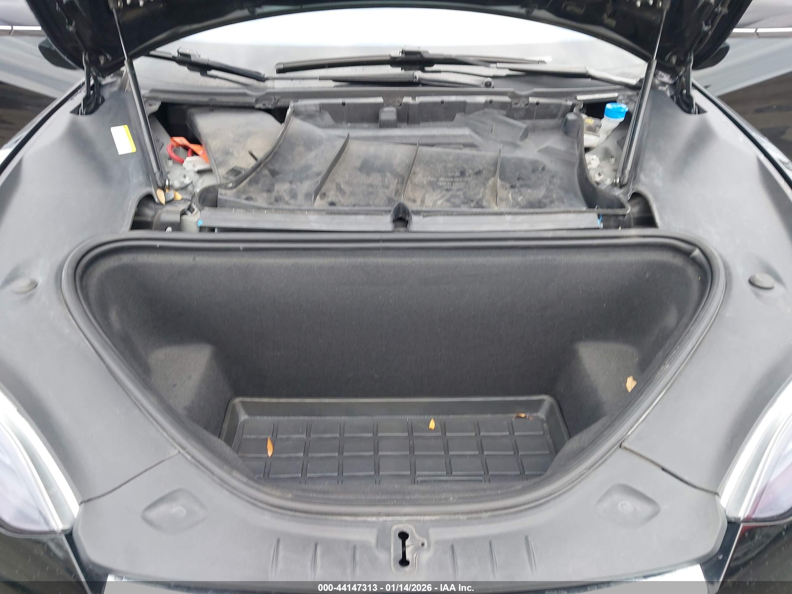 TESLA MODEL image 10