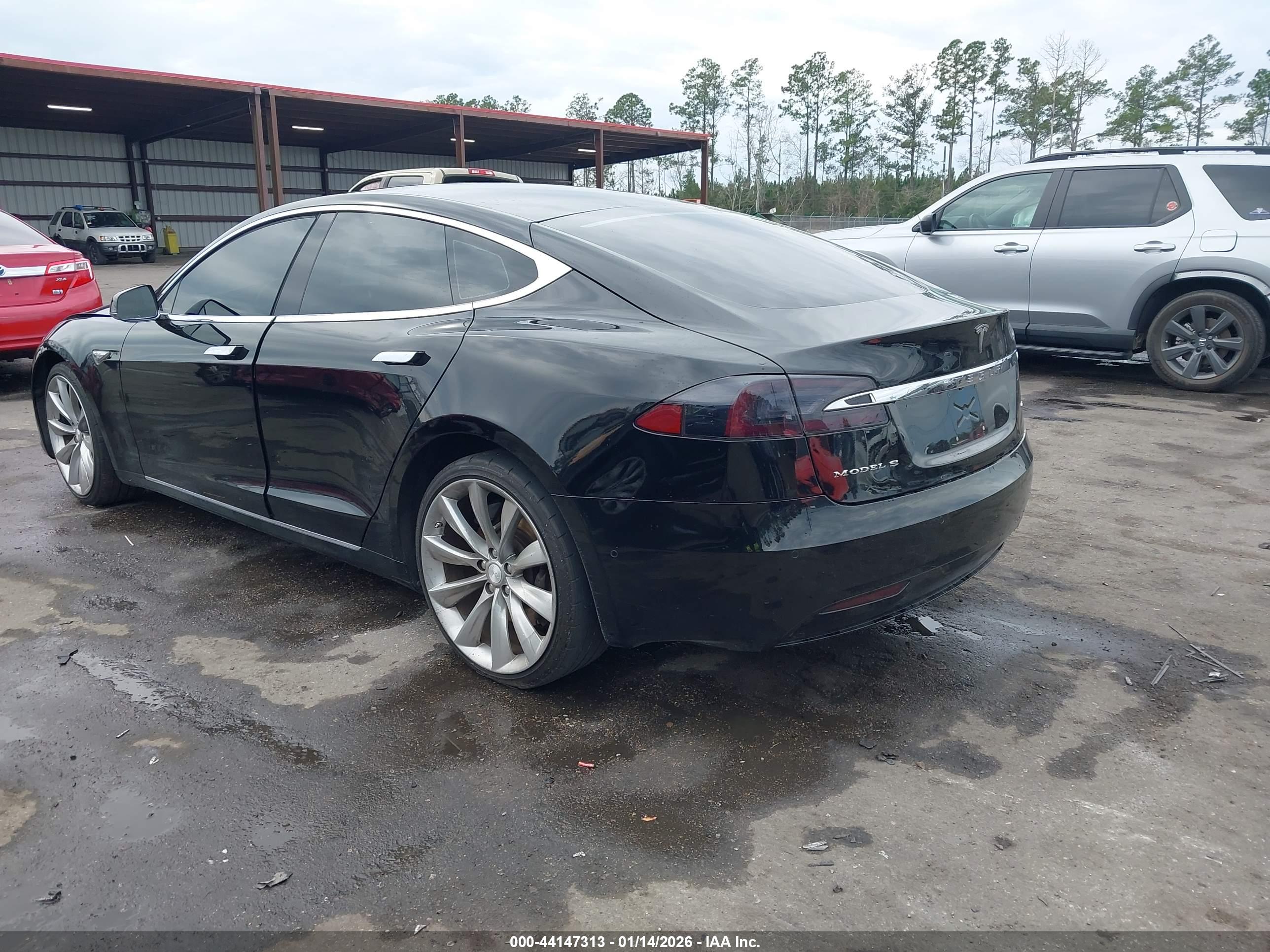 TESLA MODEL image 3
