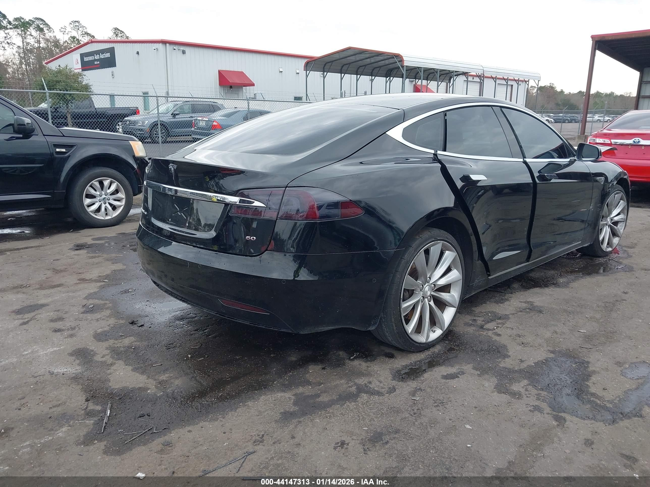 TESLA MODEL image 4