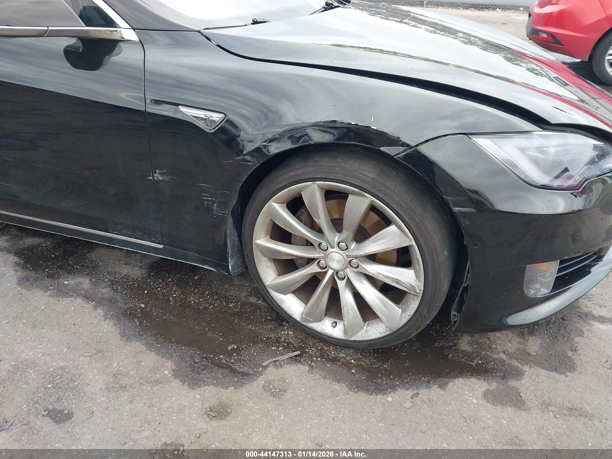 TESLA MODEL image 6