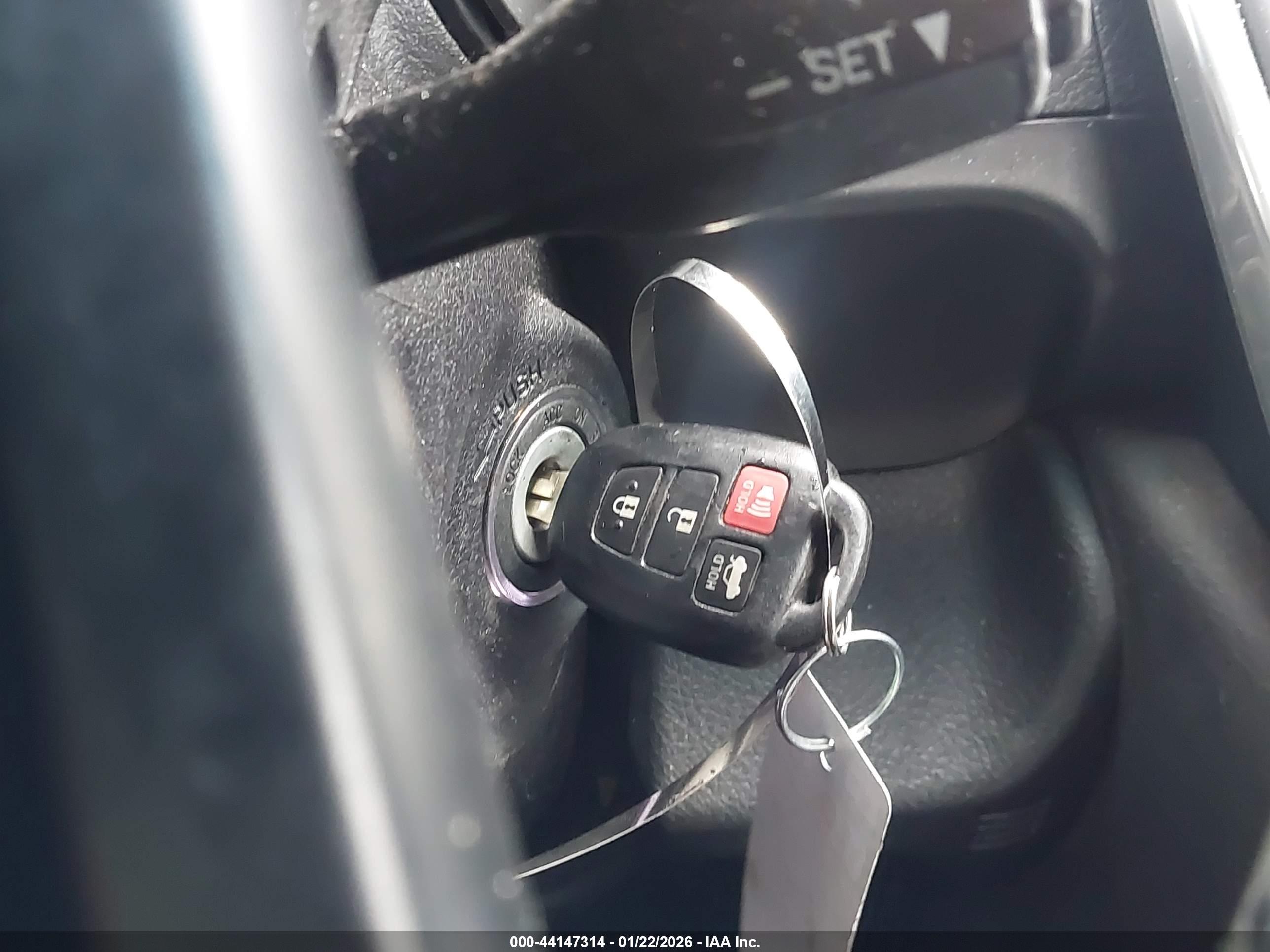 TOYOTA CAMRY image 11