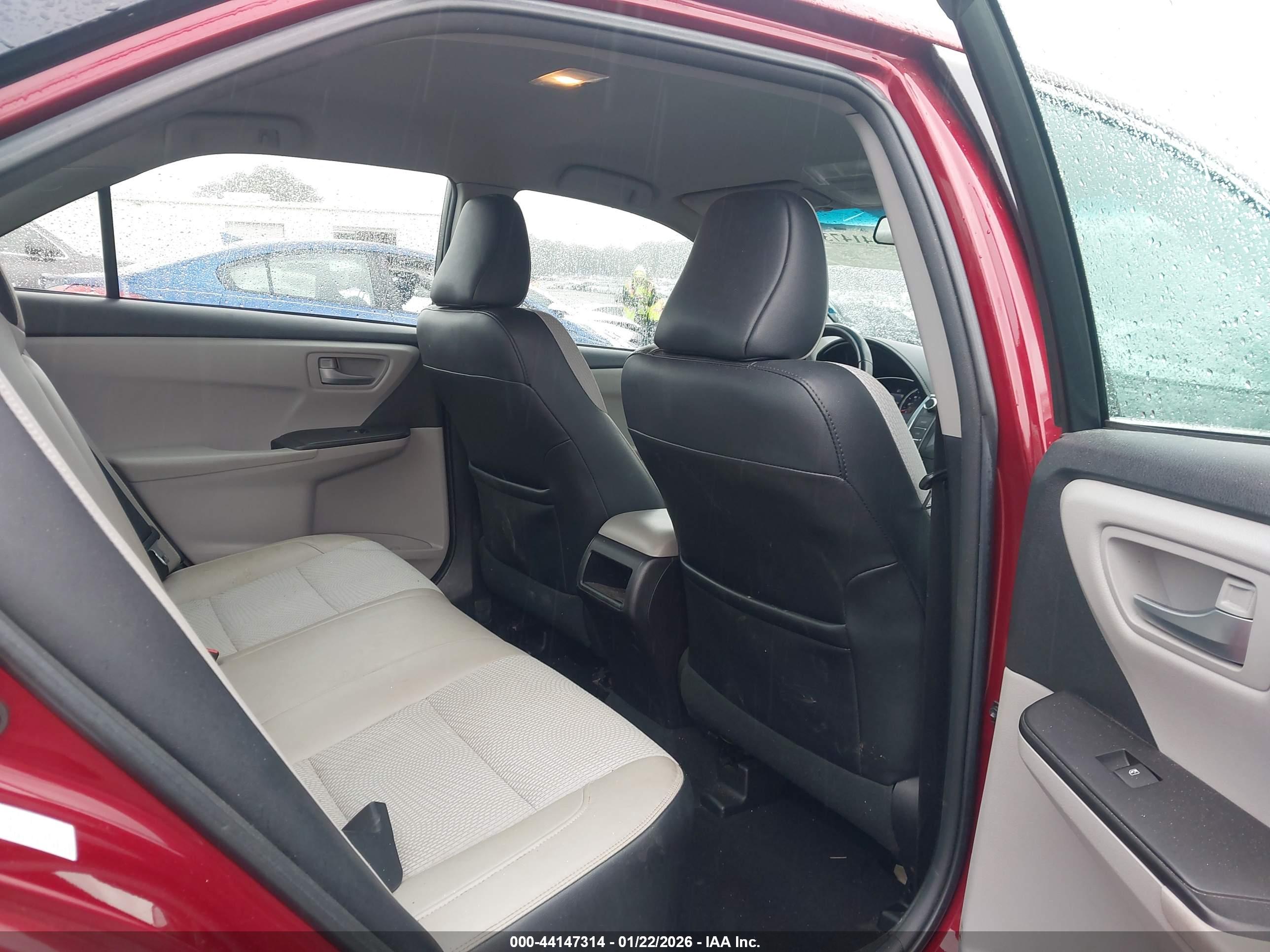 TOYOTA CAMRY image 8