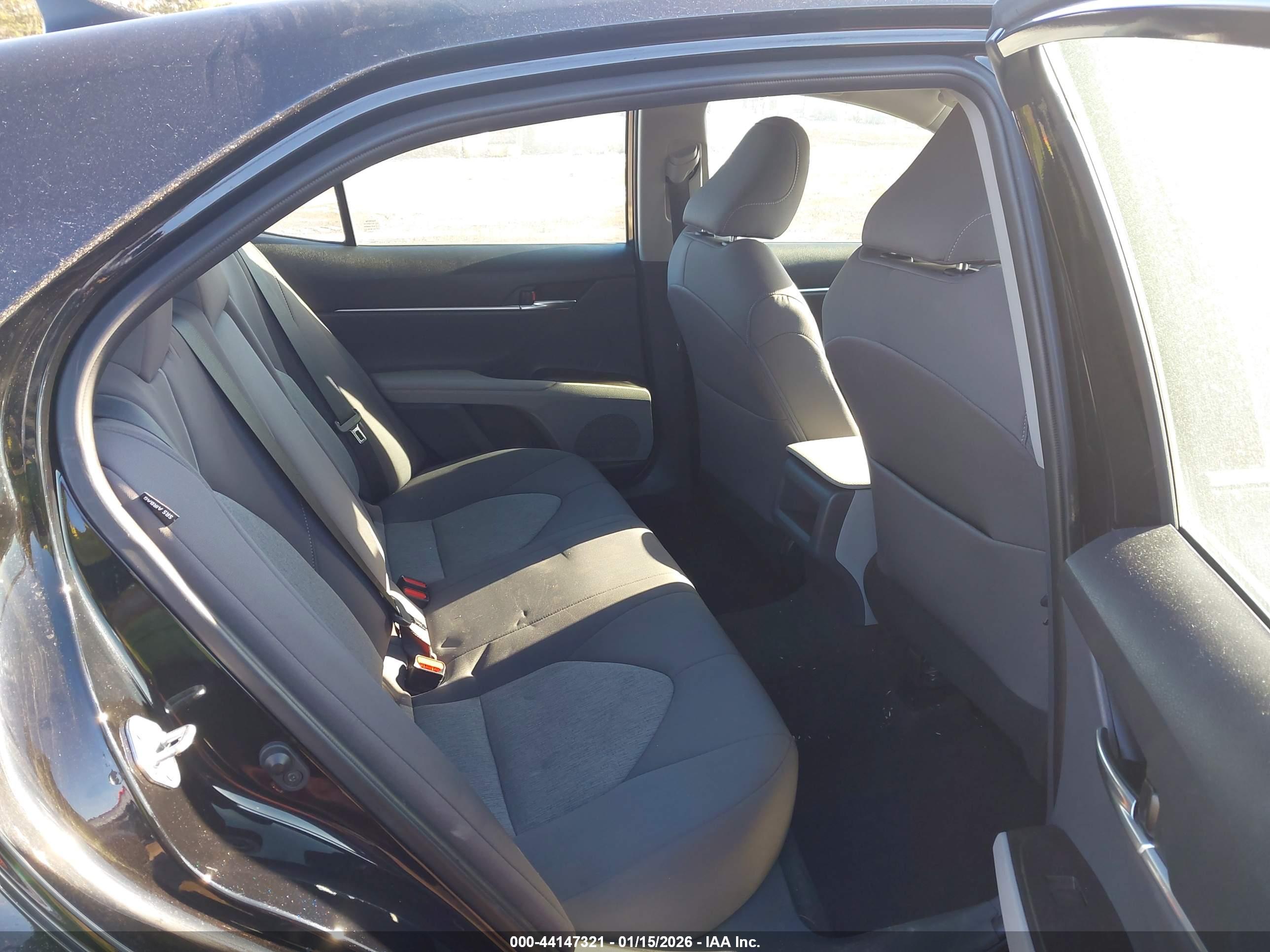 TOYOTA CAMRY image 8