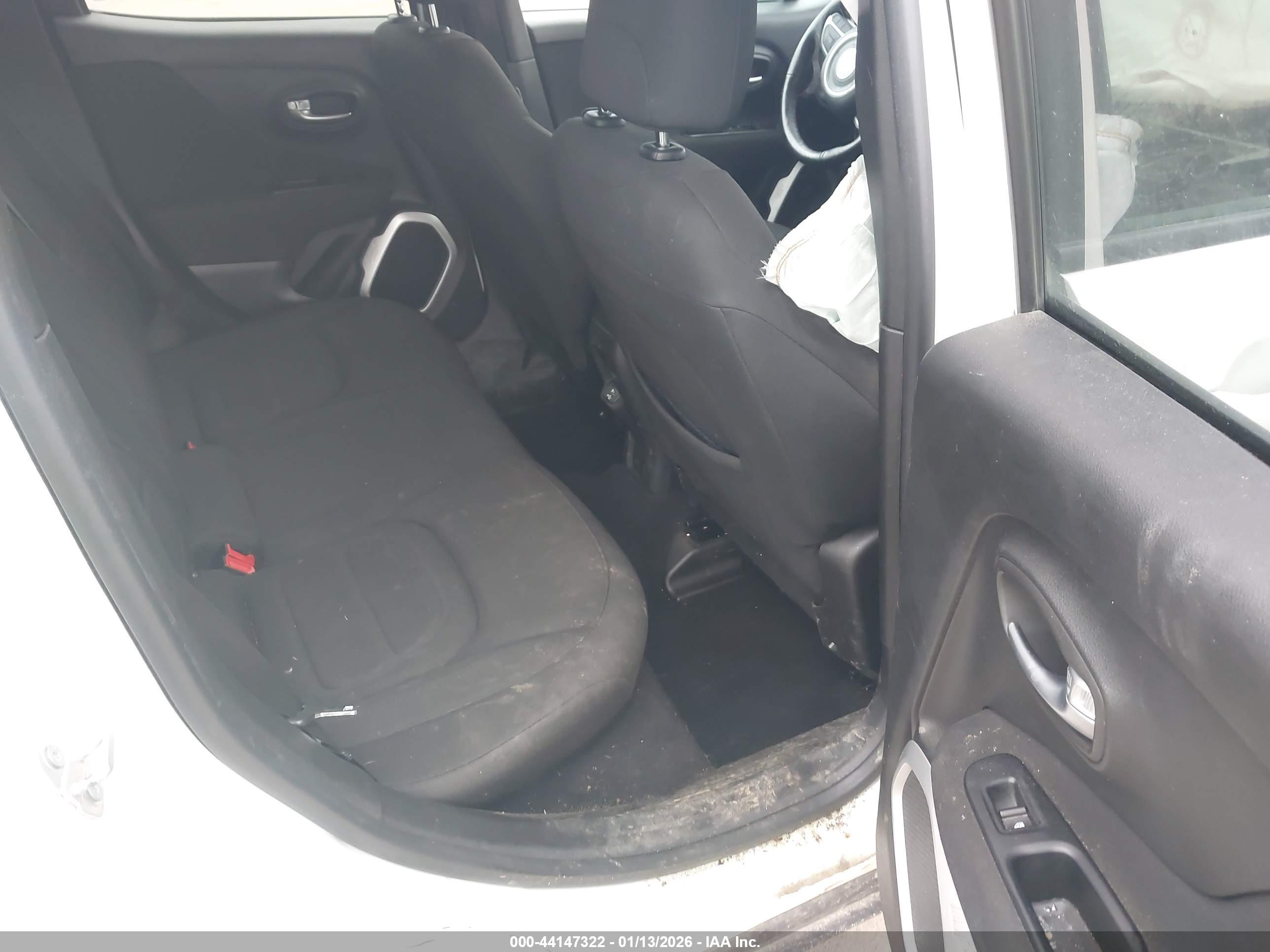 JEEP RENEGADE image 8