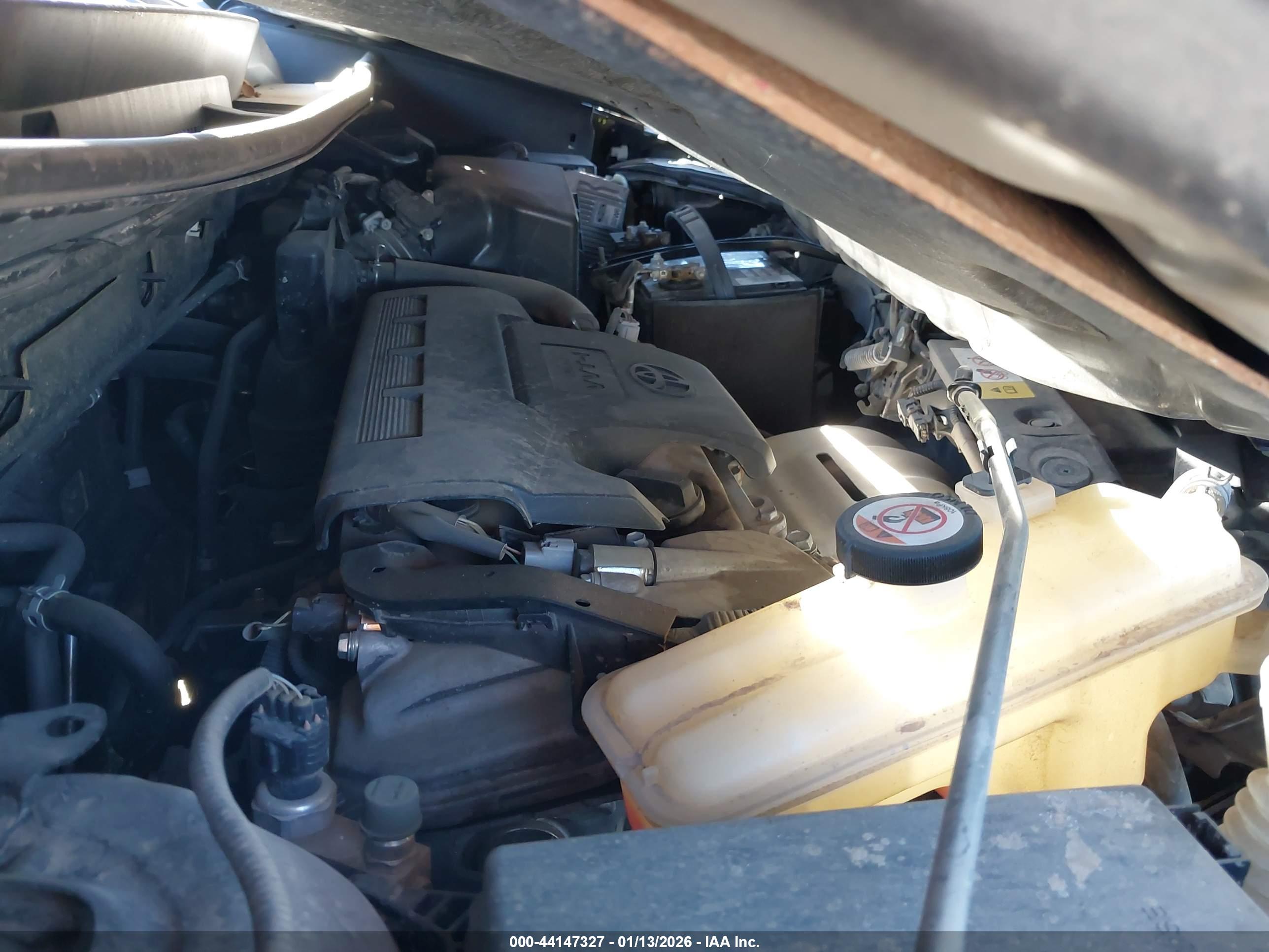 TOYOTA RAV4 image 10