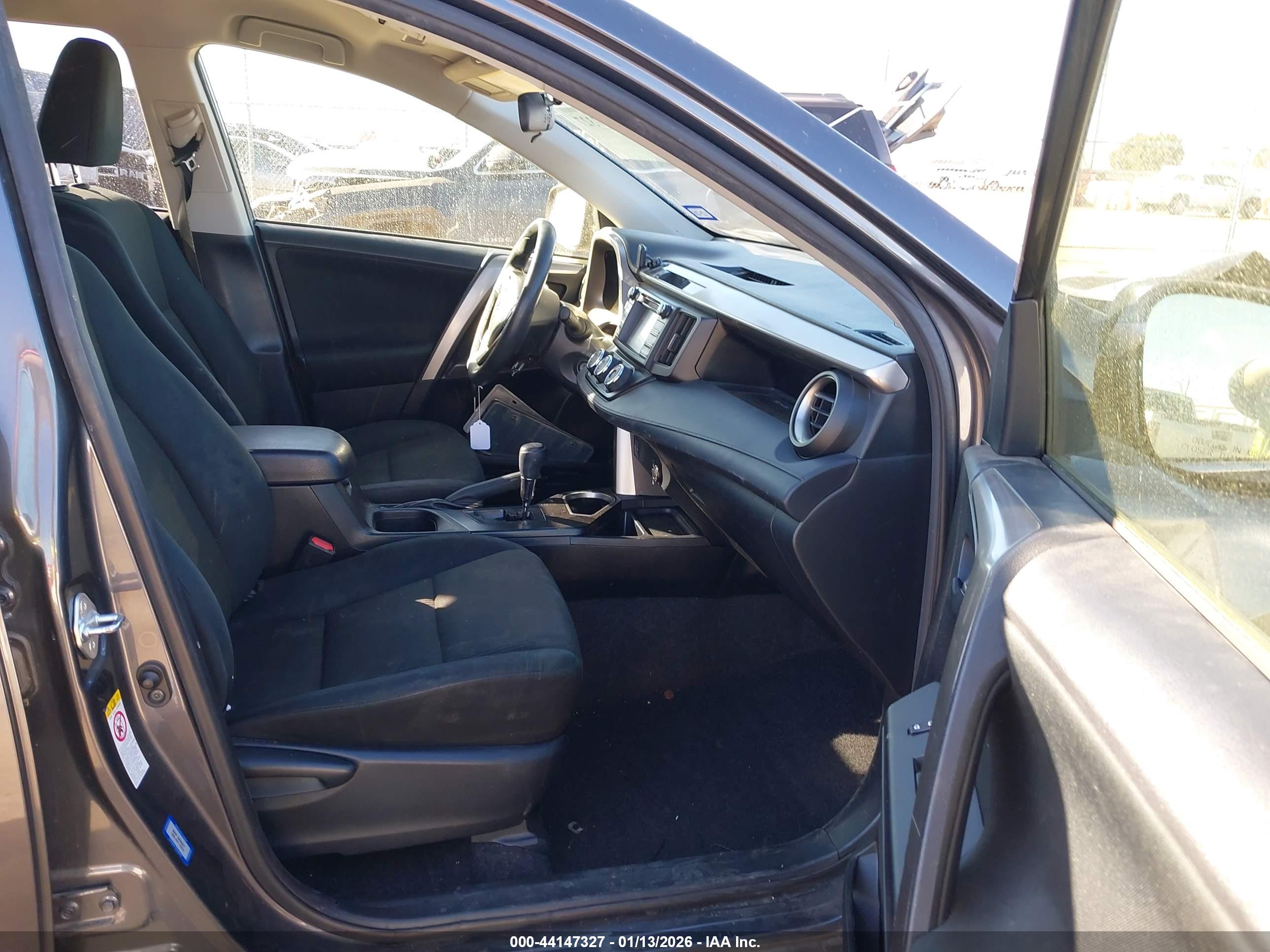 TOYOTA RAV4 image 5