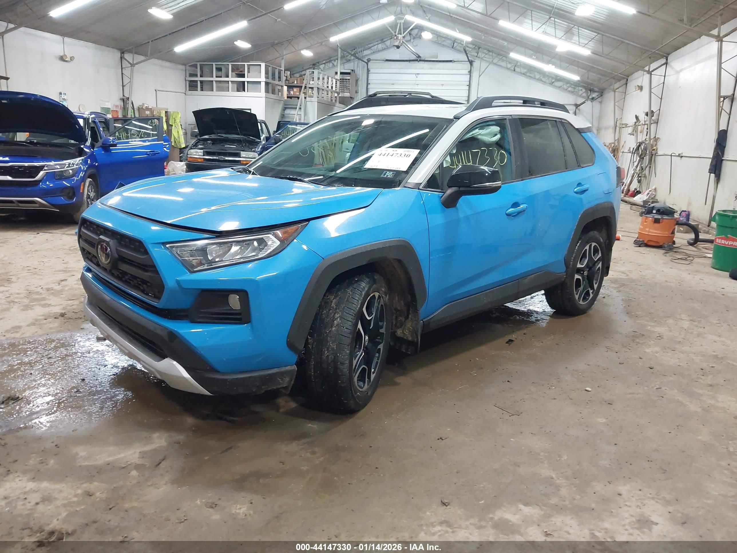 TOYOTA RAV4 image 2