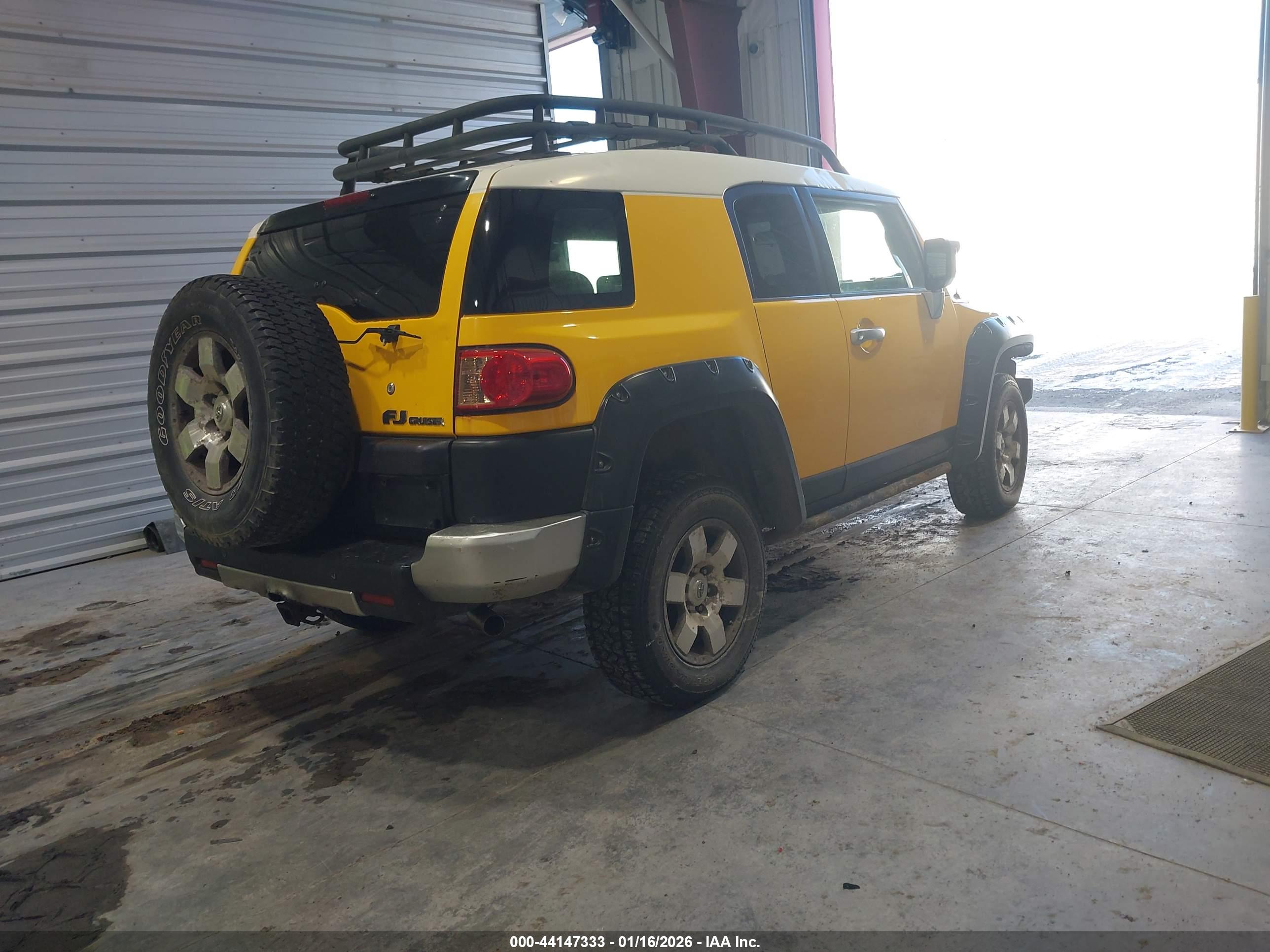 TOYOTA FJ image 4