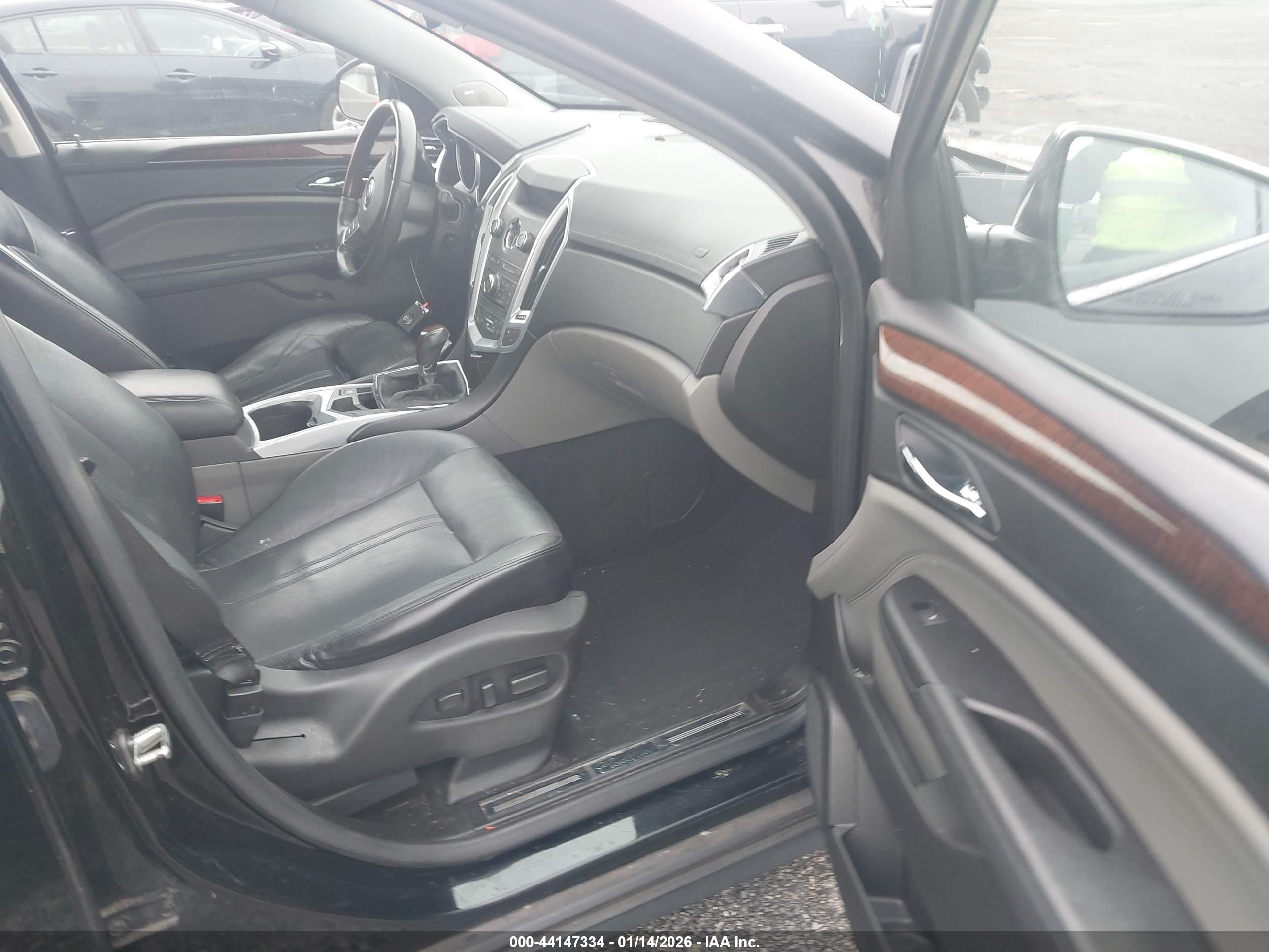 CADILLAC SRX image 5