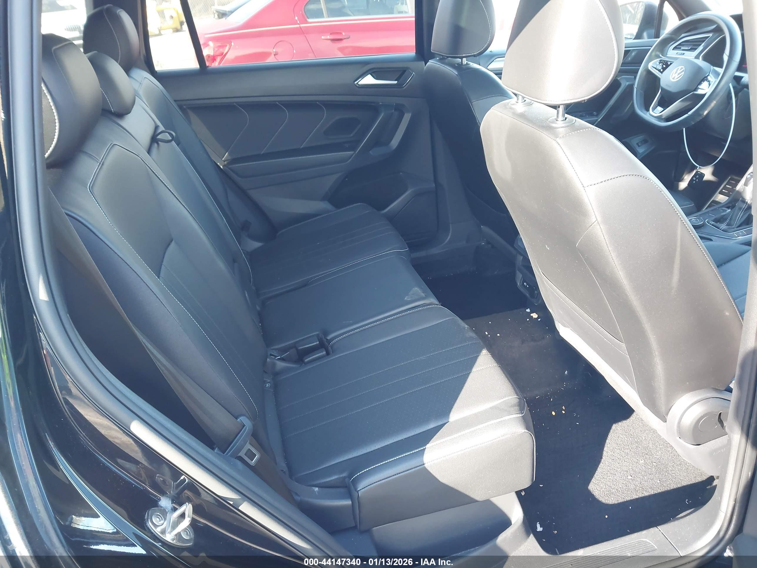 VOLKSWAGEN TIGUAN image 8