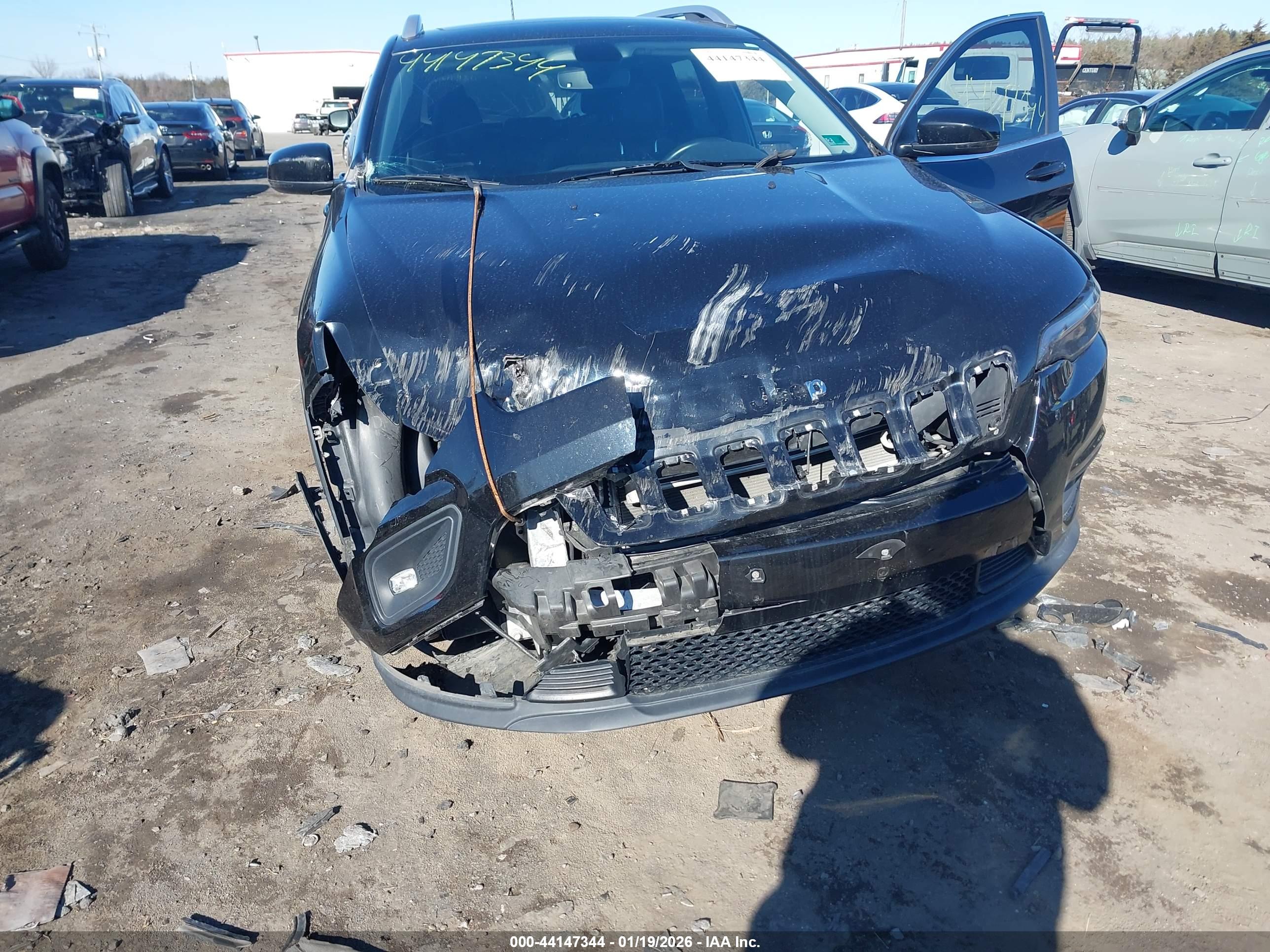 JEEP CHEROKEE image 6