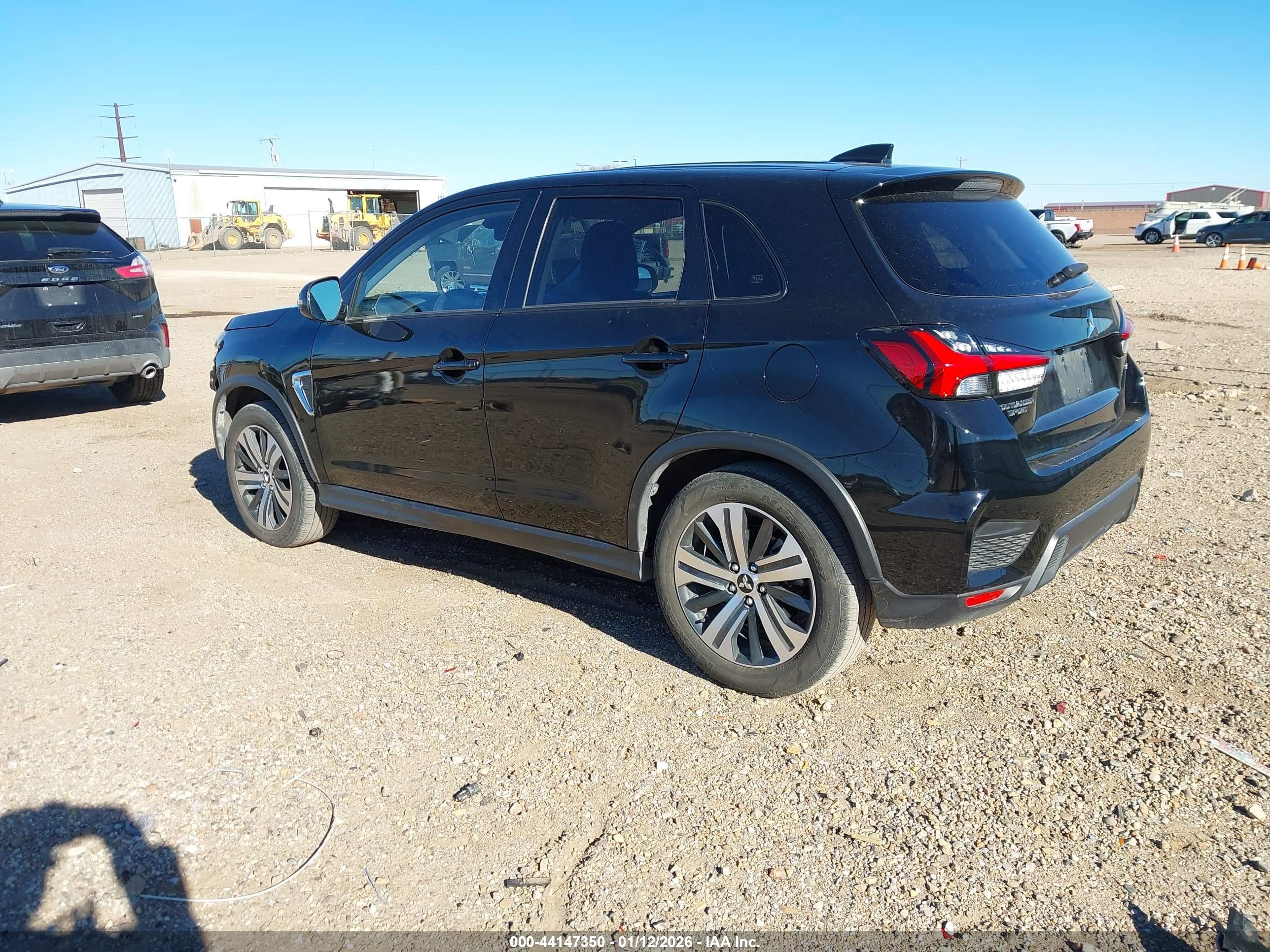 MITSUBISHI OUTLANDER image 3