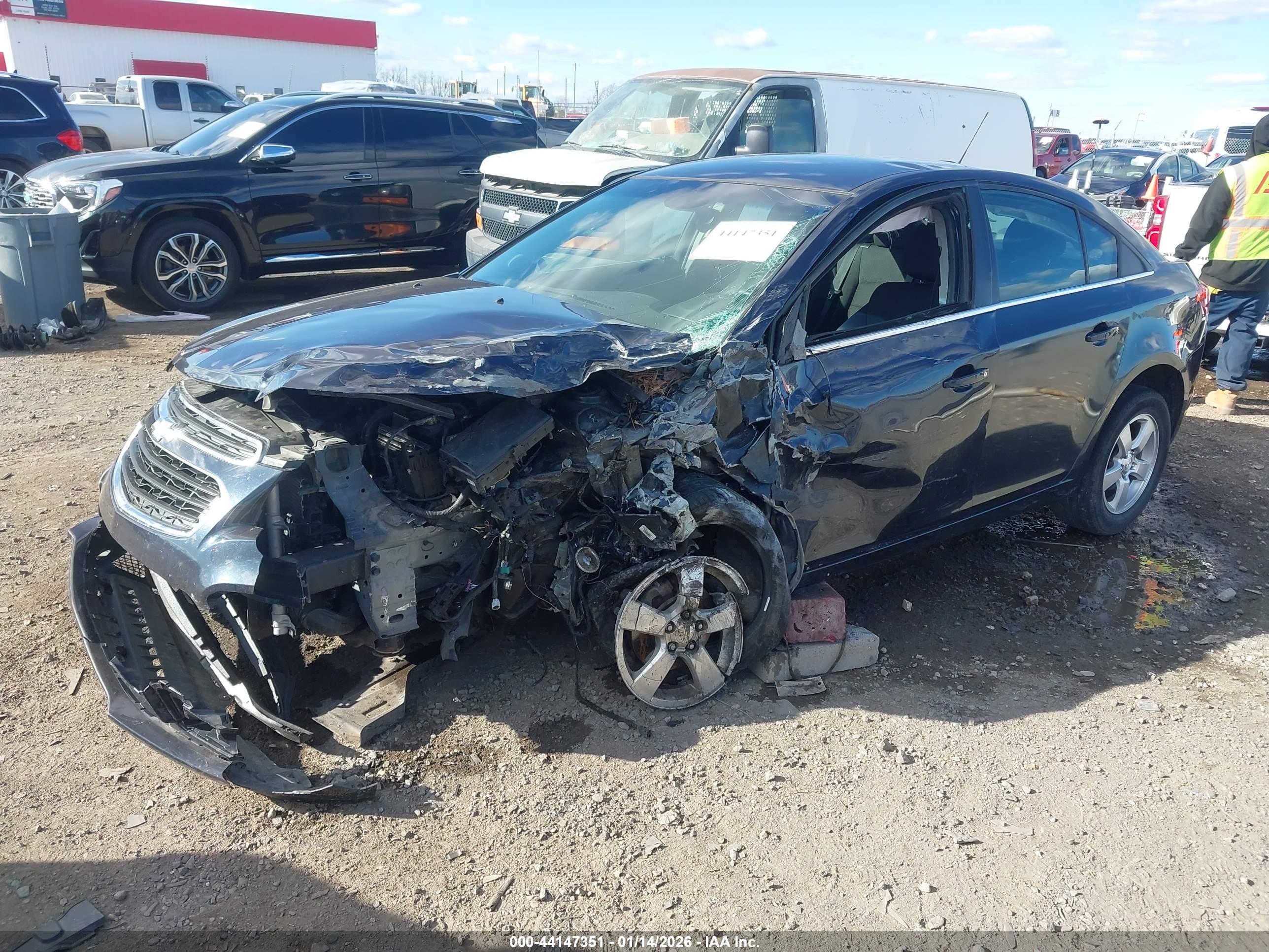 CHEVROLET CRUZE image 2