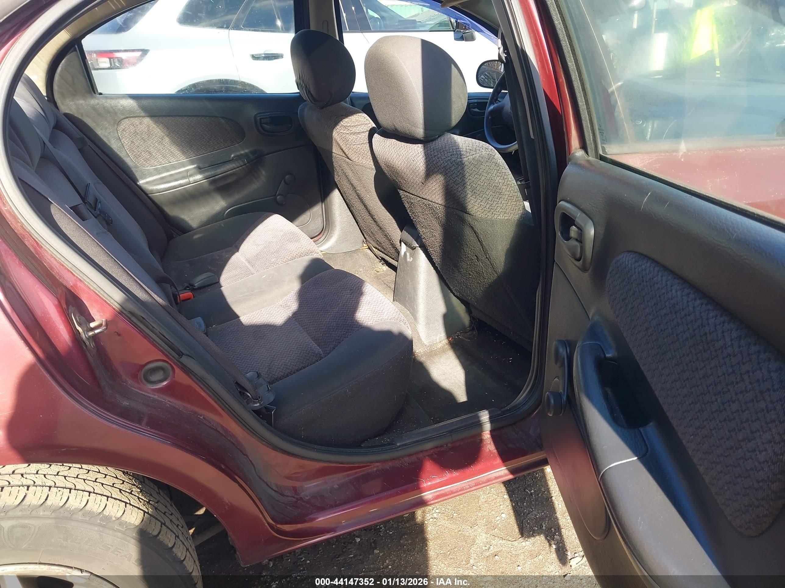 DODGE NEON image 8
