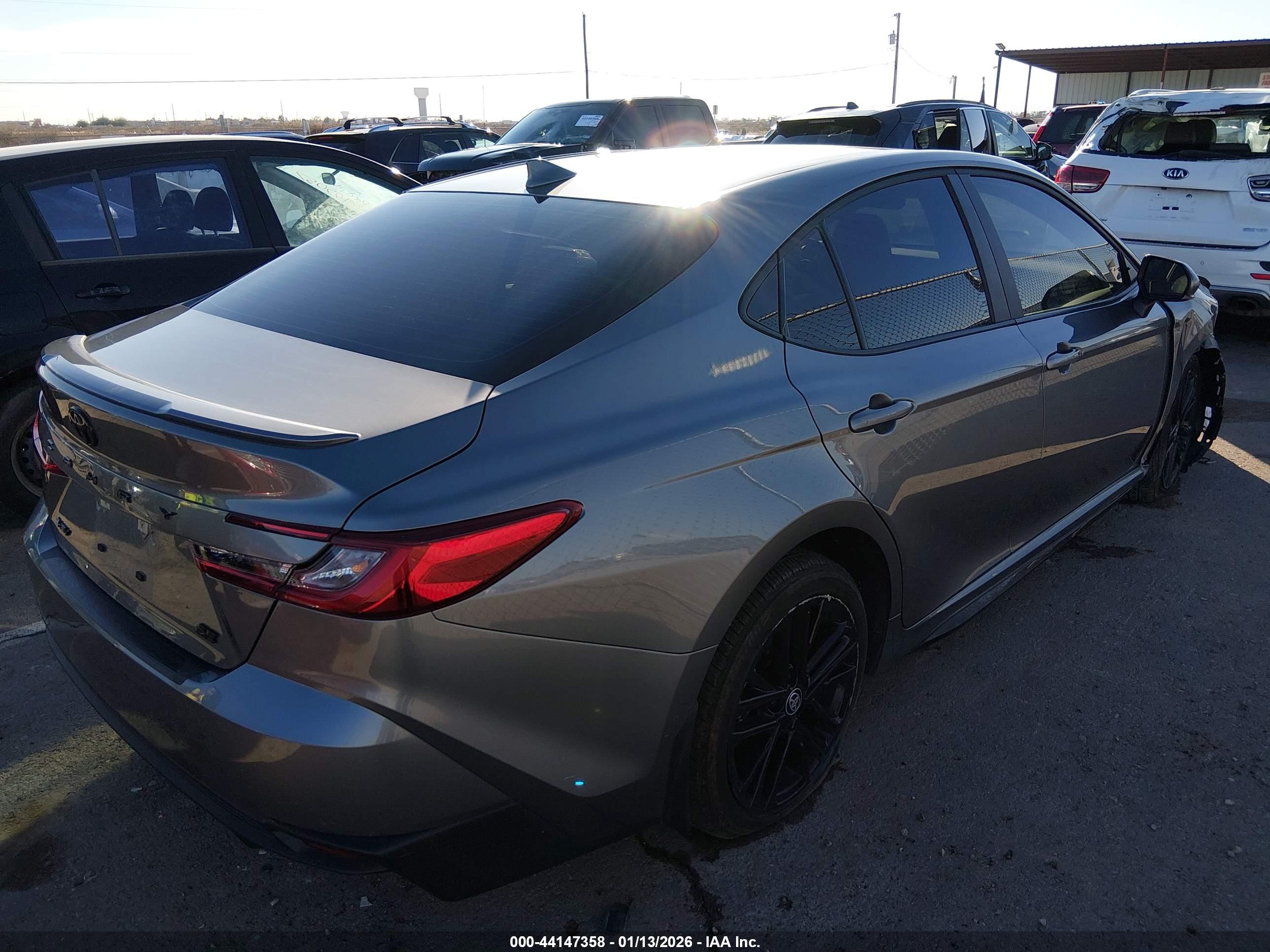 TOYOTA CAMRY image 4
