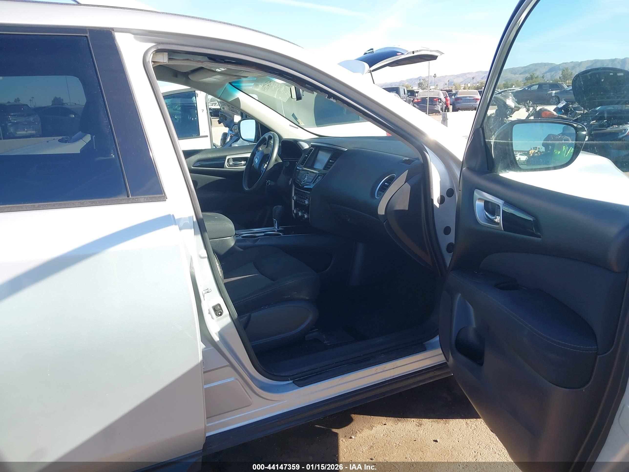 NISSAN PATHFINDER image 5