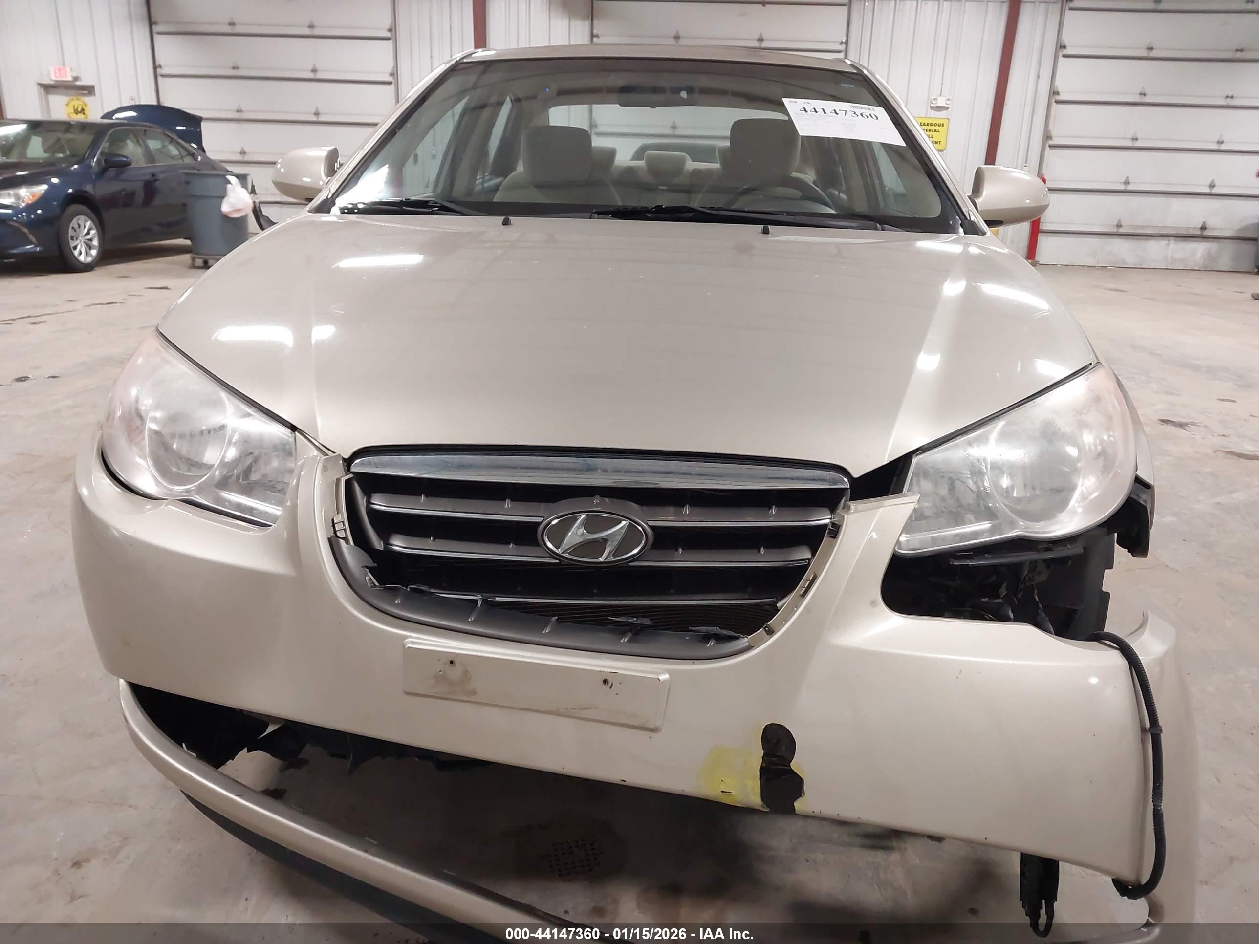 HYUNDAI ELANTRA image 6