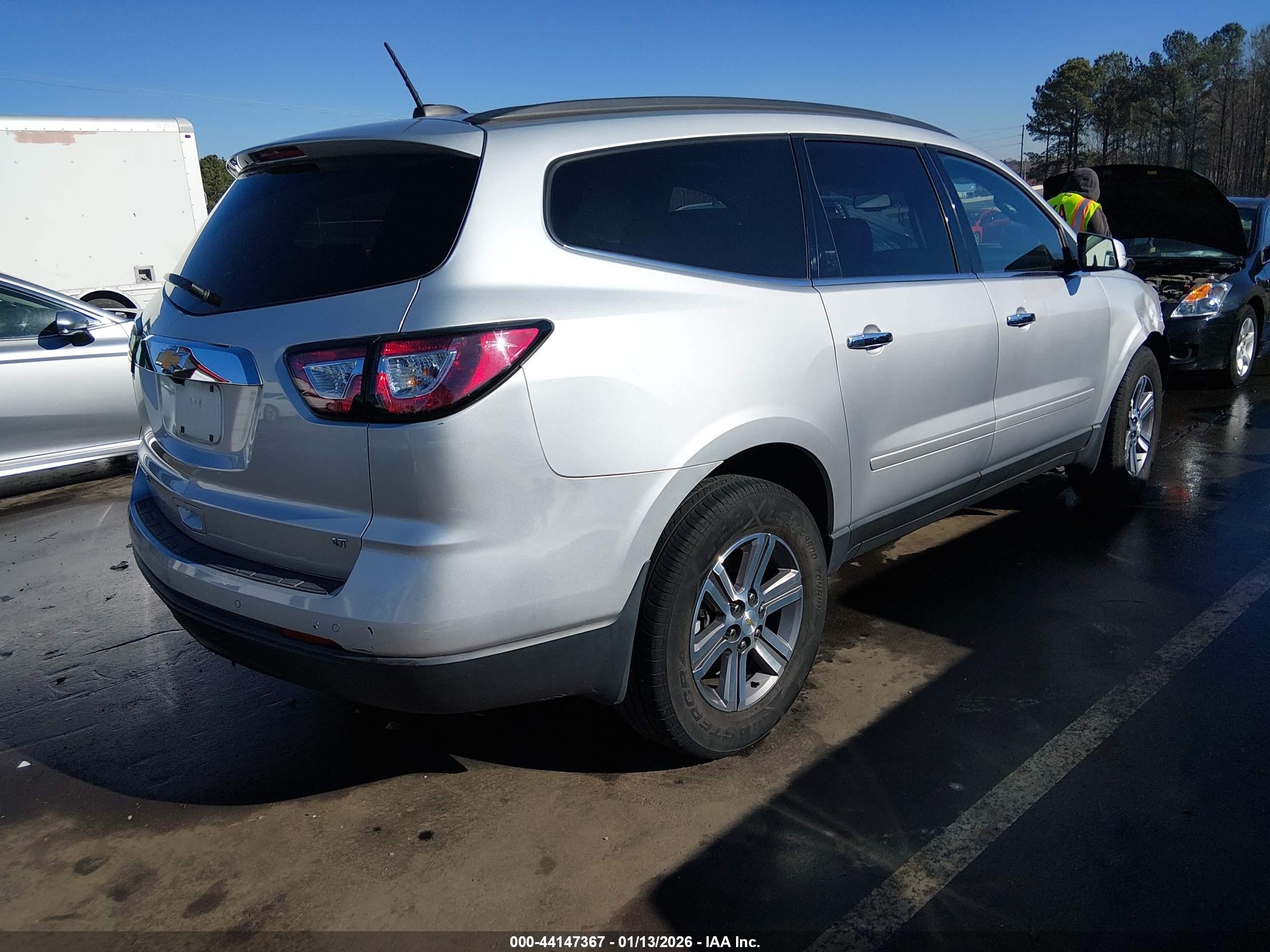 CHEVROLET TRAVERSE image 4